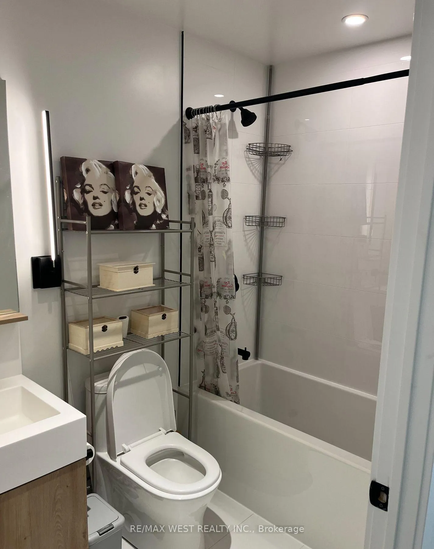 Photo 5 of Unit 2503, 127 Broadway Avenue, Toronto, Mount Pleasant West — HOMEH