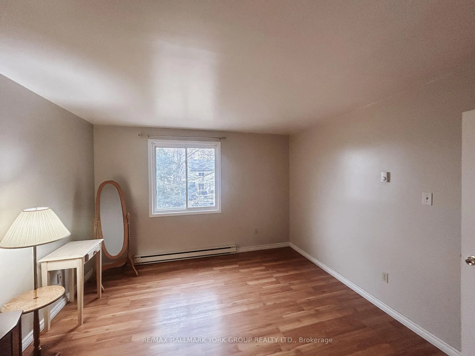 Photo 7 of 176 Robinson Drive, Newmarket, Central Newmarket — HOMEH