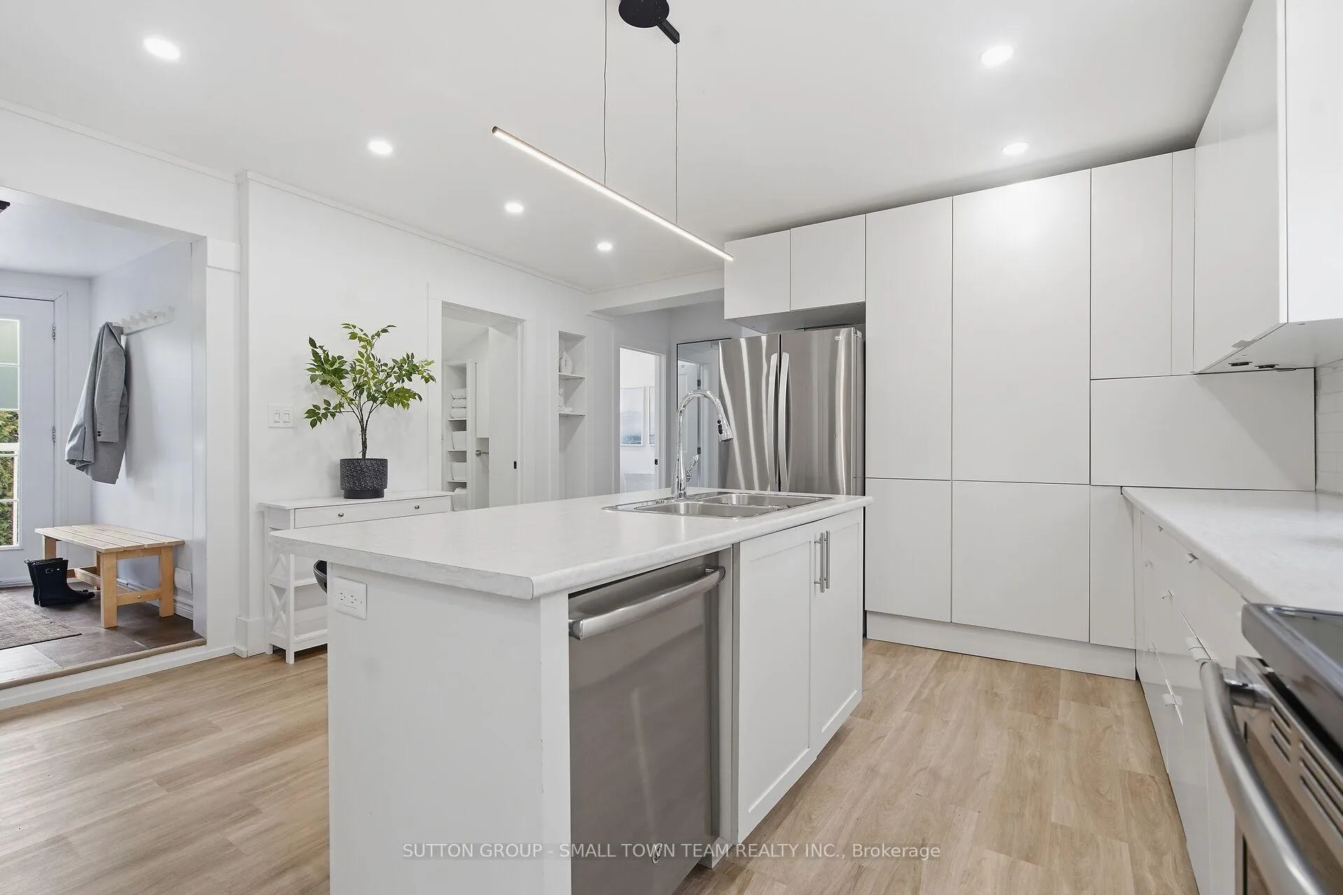 Photo 10 of 83 John Street W, South Huron, Exeter — HOMEH