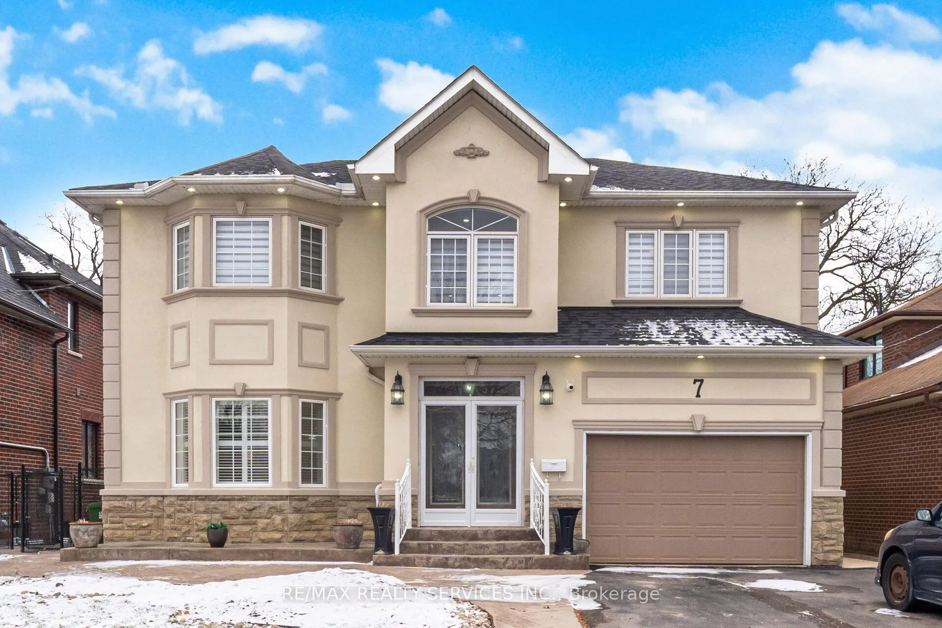 Photo 1 of 7 Waltham Drive, Etobicoke, Thistletown-Beaumonde Heights — HOMEH