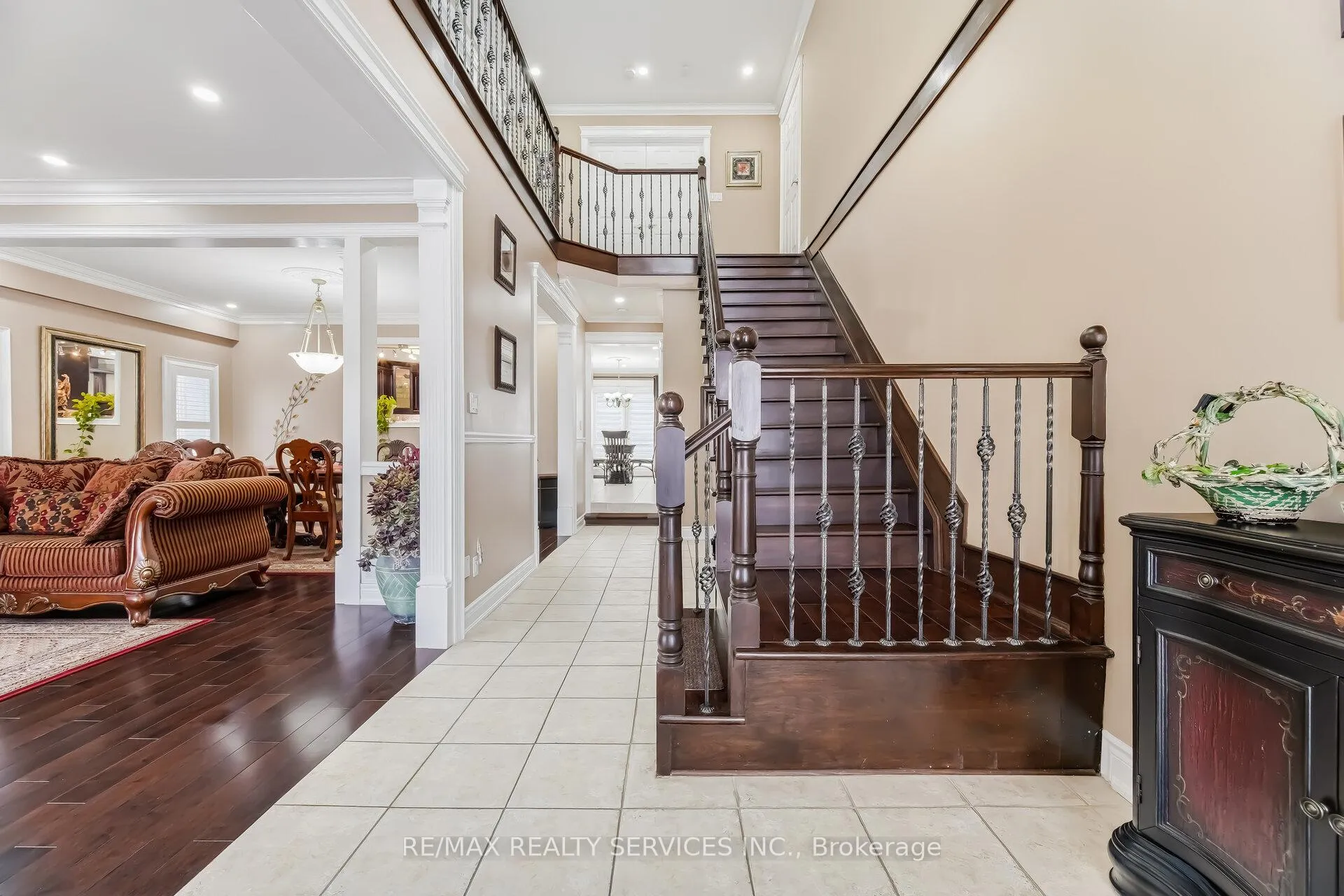 Photo 7 of 7 Waltham Drive, Etobicoke, Thistletown-Beaumonde Heights — HOMEH