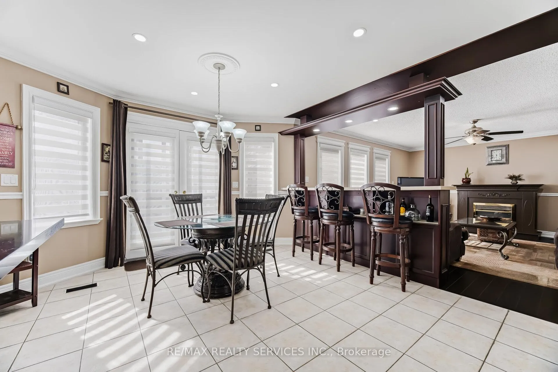Photo 15 of 7 Waltham Drive, Etobicoke, Thistletown-Beaumonde Heights — HOMEH