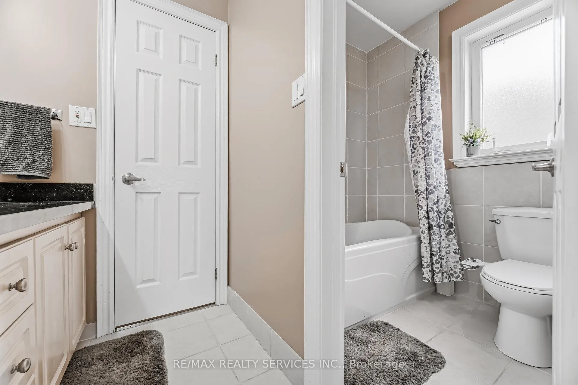 Photo 38 of 7 Waltham Drive, Etobicoke, Thistletown-Beaumonde Heights — HOMEH