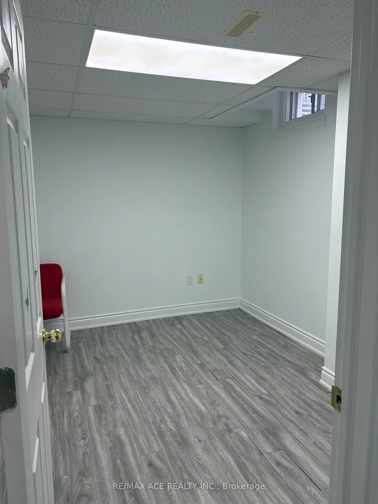 Photo 4 of Unit Bsmt, 168 Mary Pearson Drive, Markham, Middlefield — HOMEH