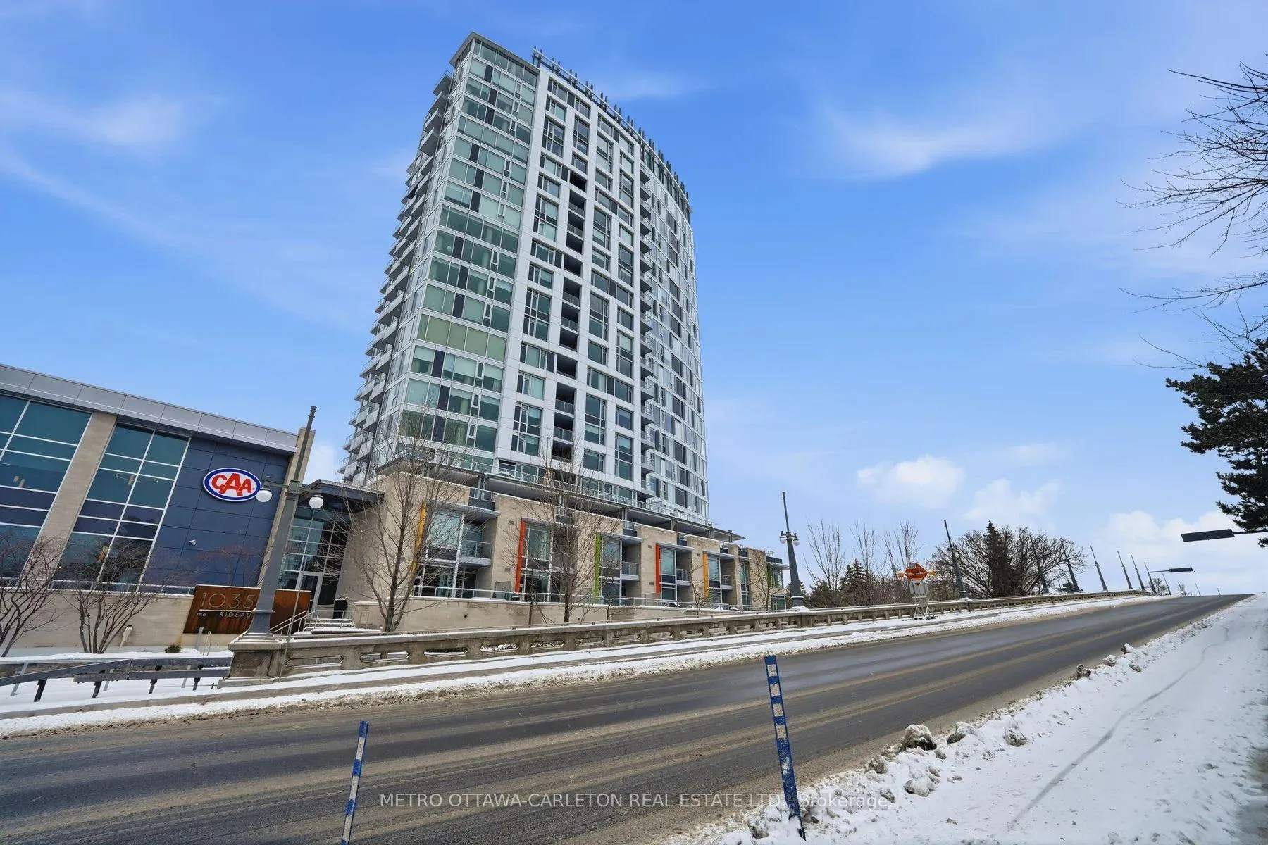 Front of Unit 809, 1035 Bank Street