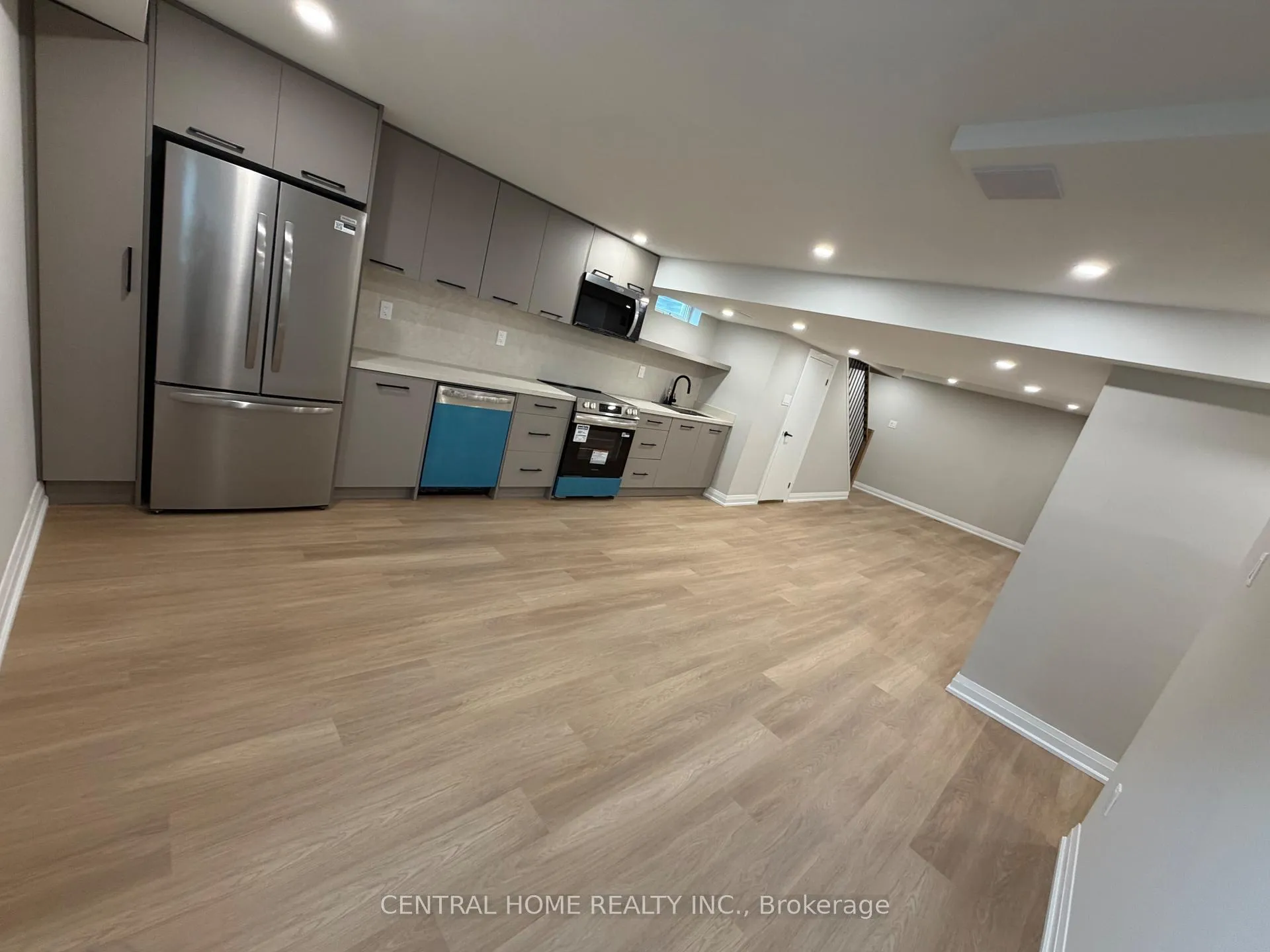 Photo 1 of 229 Spring Gate Boulevard, Vaughan, Crestwood-Springfarm-Yorkhill — HOMEH