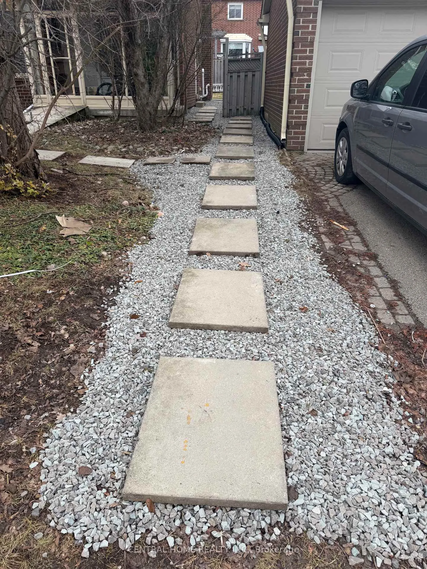 Photo 2 of 229 Spring Gate Boulevard, Vaughan, Crestwood-Springfarm-Yorkhill — HOMEH