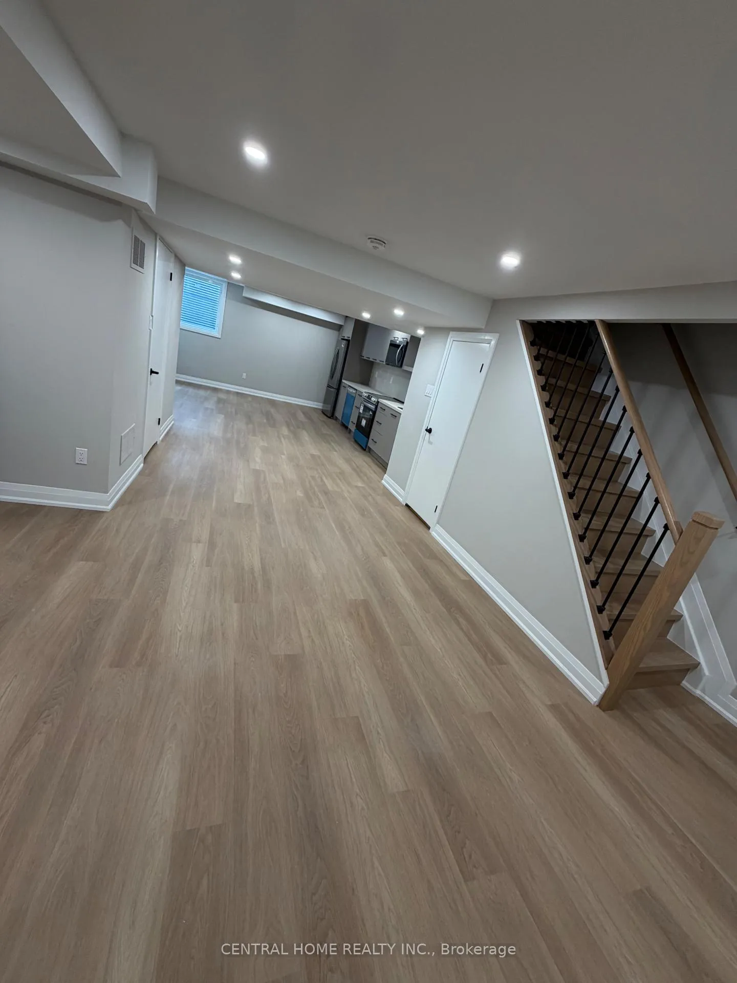 Photo 6 of 229 Spring Gate Boulevard, Vaughan, Crestwood-Springfarm-Yorkhill — HOMEH