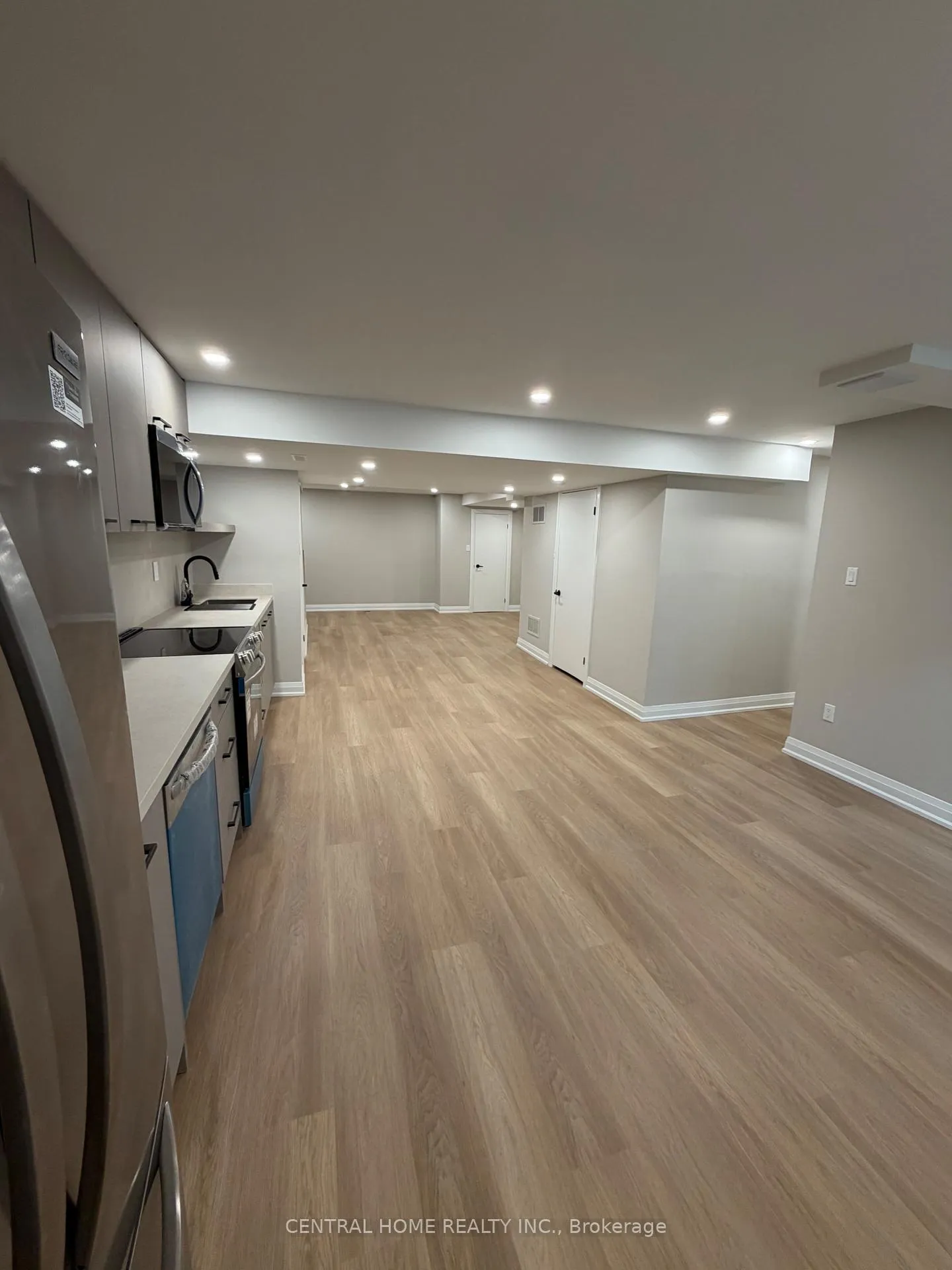 Photo 11 of 229 Spring Gate Boulevard, Vaughan, Crestwood-Springfarm-Yorkhill — HOMEH