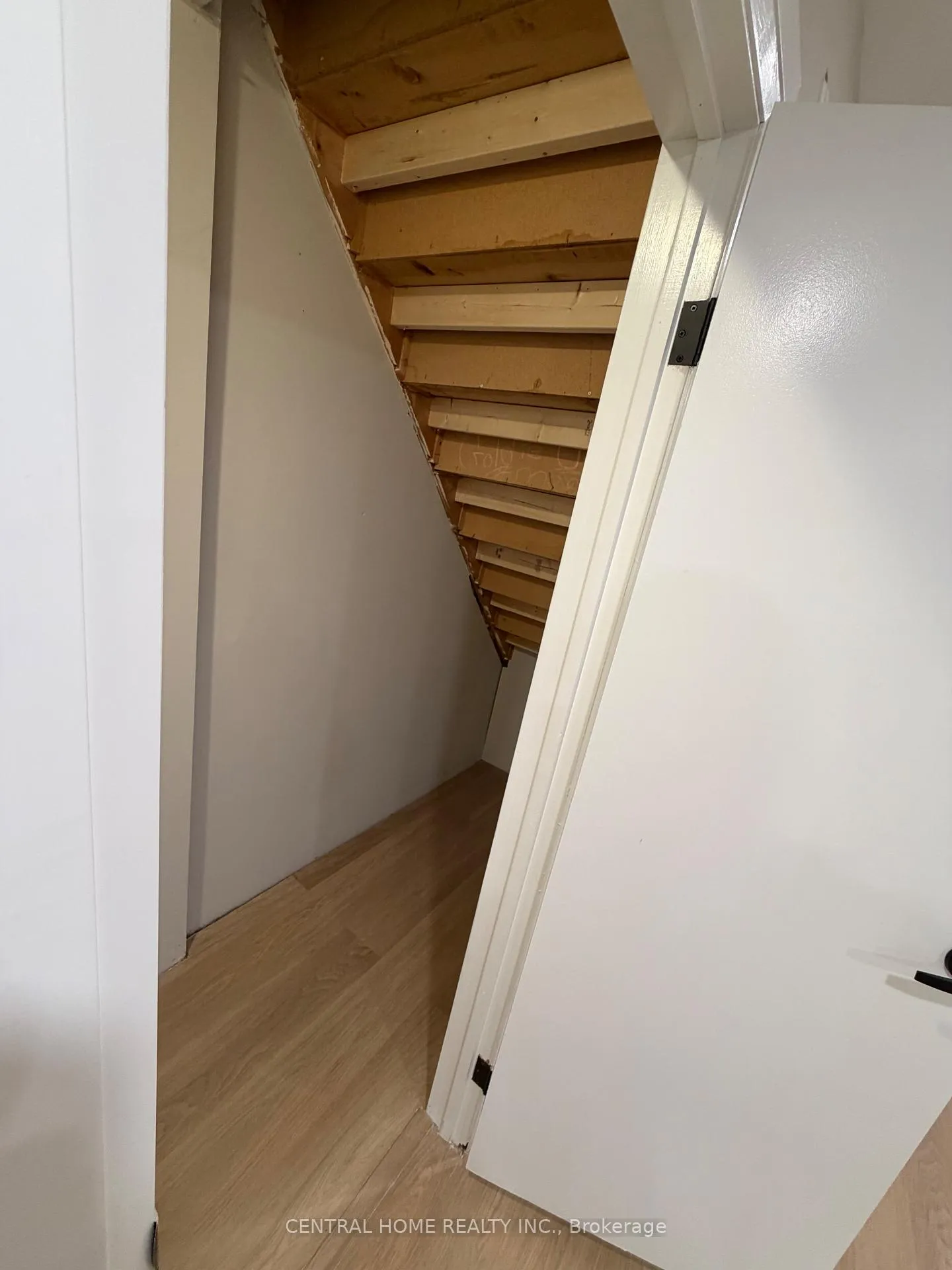 Photo 13 of 229 Spring Gate Boulevard, Vaughan, Crestwood-Springfarm-Yorkhill — HOMEH