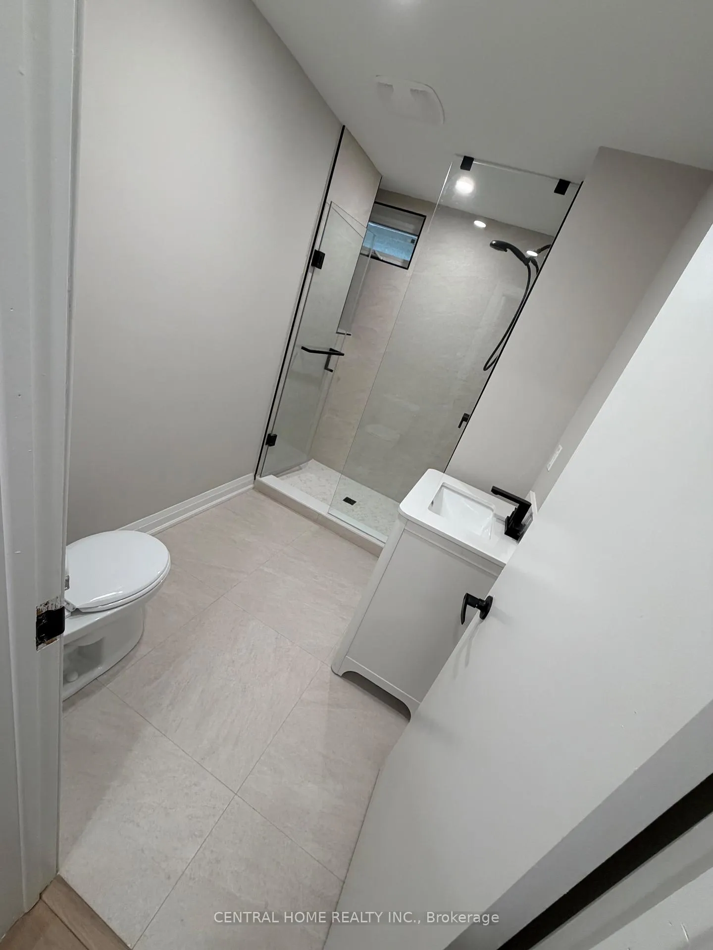 Photo 19 of 229 Spring Gate Boulevard, Vaughan, Crestwood-Springfarm-Yorkhill — HOMEH