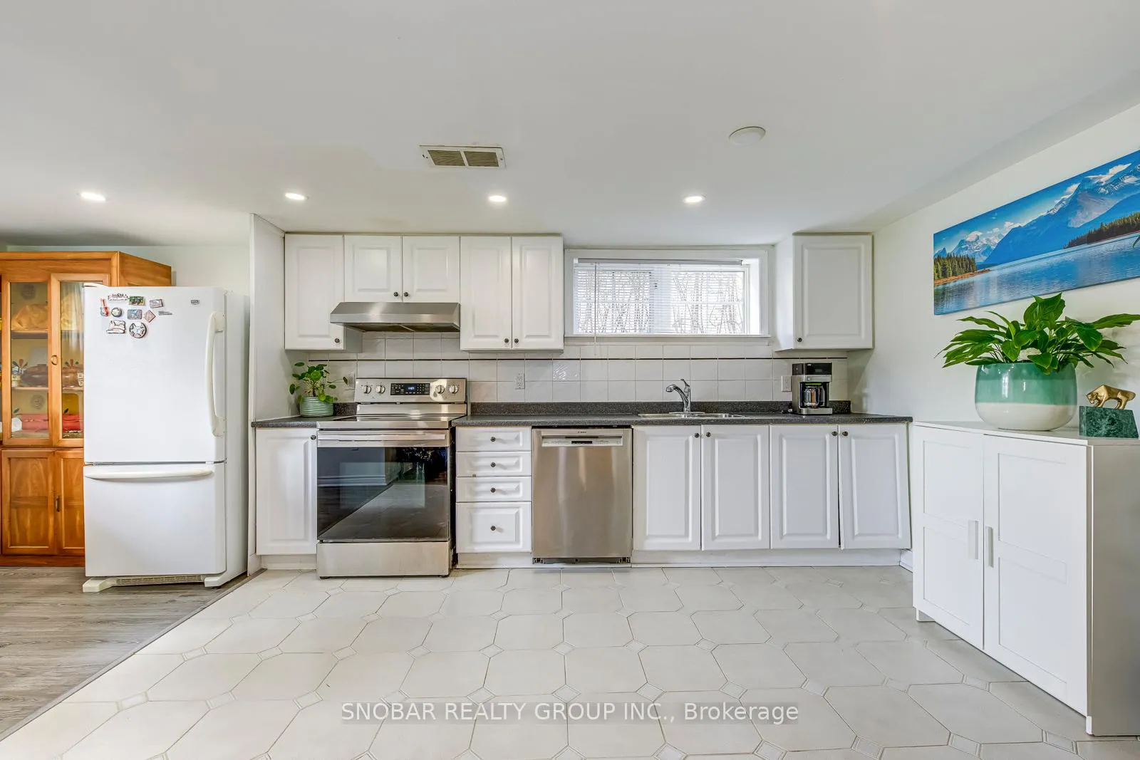 Photo 18 of 97 Westhampton Drive, Etobicoke, Kingsview Village-The Westway — HOMEH