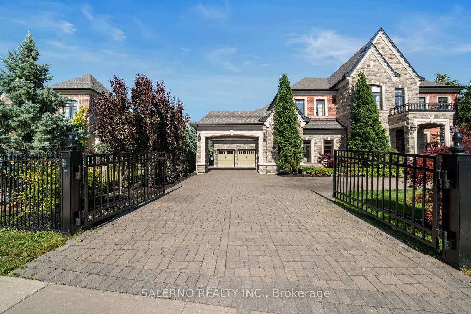 Photo 3 of 97 Carmichael Crescent, King, King City — HOMEH