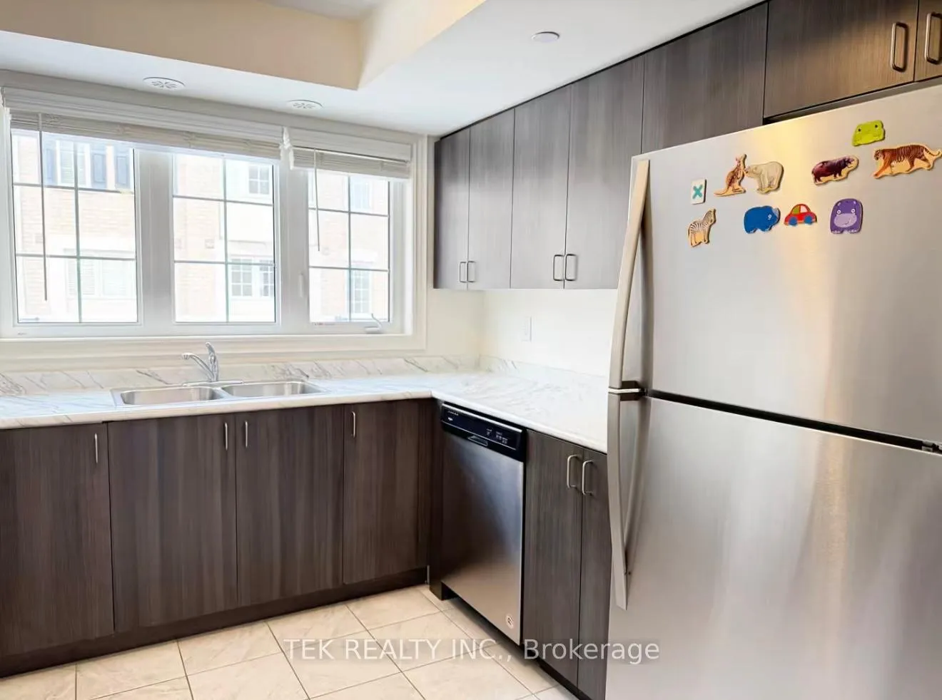 Photo 6 of Unit 480, 2283 Chevron Prince Path, Oshawa, Windfields — HOMEH