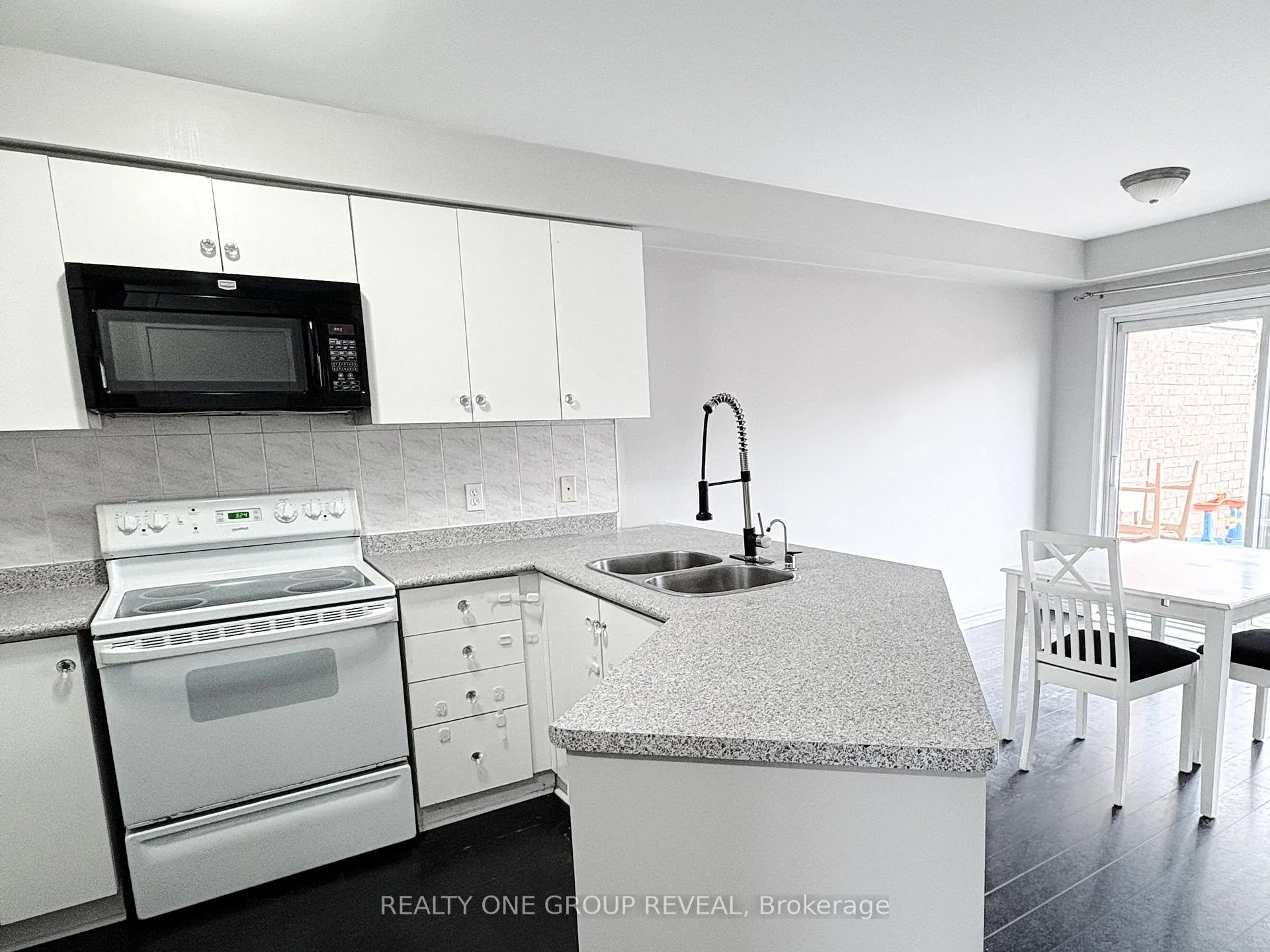 Photo 2 of 47 Cornish Drive, Clarington, Courtice — HOMEH