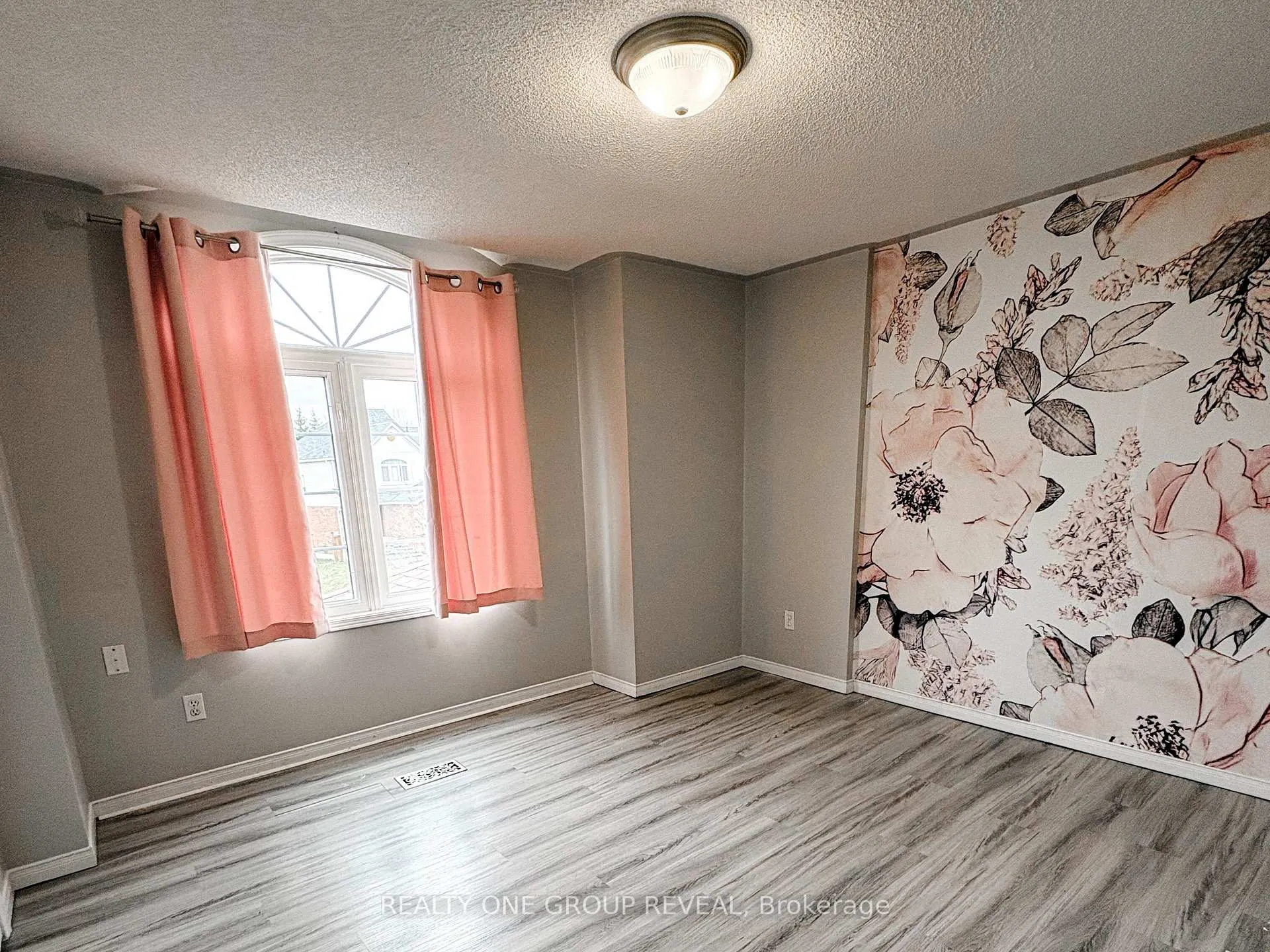 Photo 7 of 47 Cornish Drive, Clarington, Courtice — HOMEH