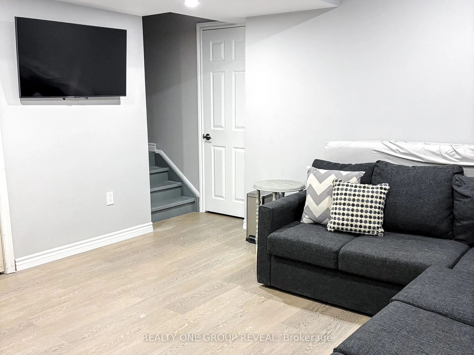 Photo 10 of 47 Cornish Drive, Clarington, Courtice — HOMEH