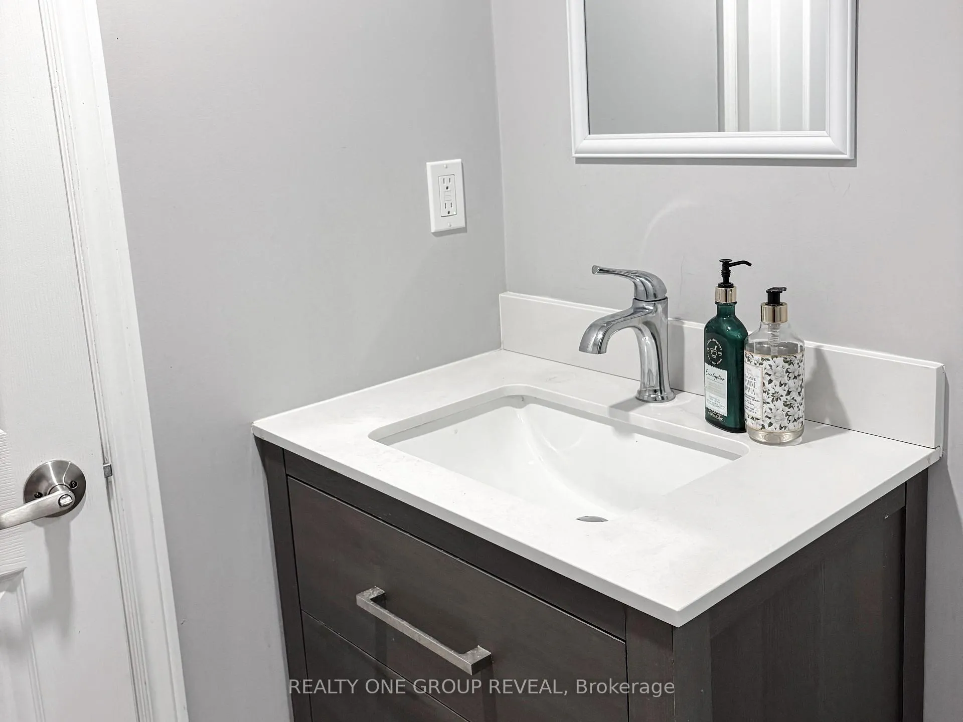 Photo 13 of 47 Cornish Drive, Clarington, Courtice — HOMEH