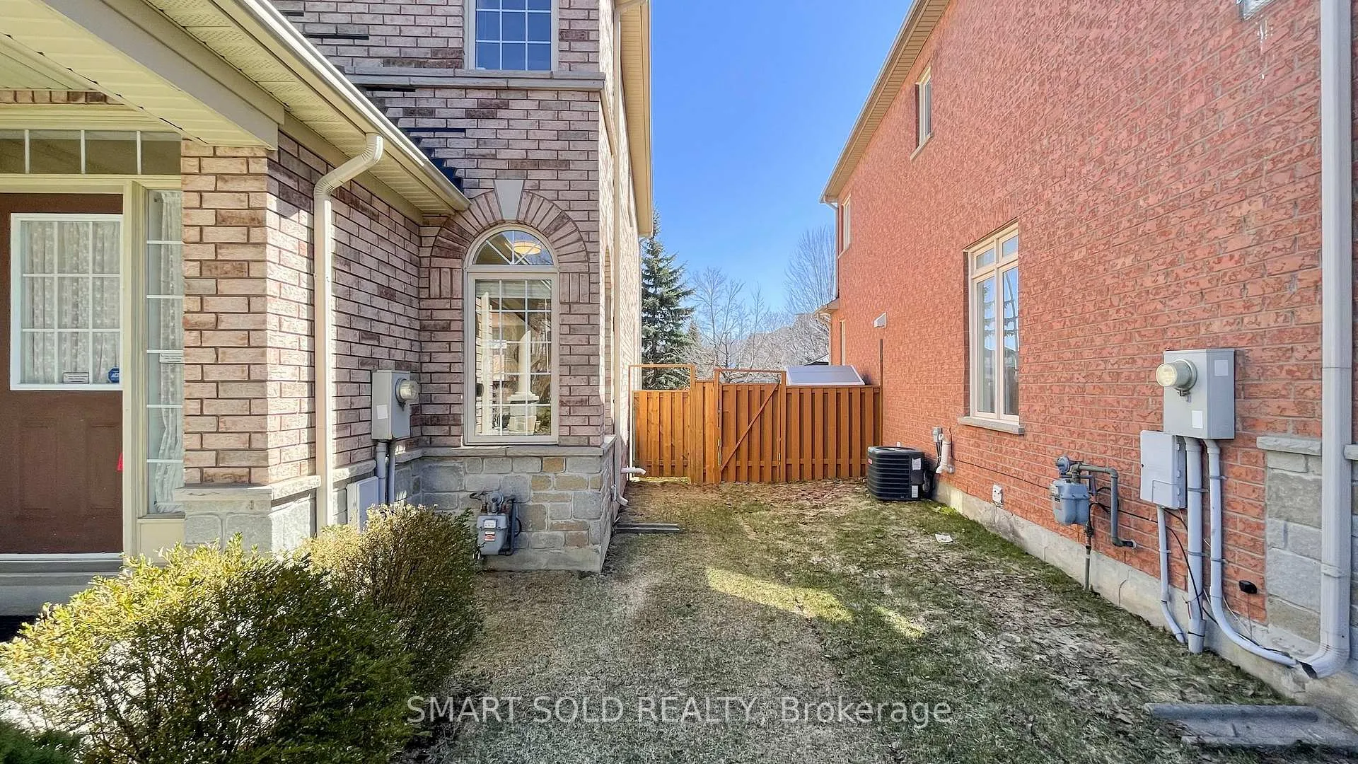 Photo 3 of 208 Cabernet Road, Vaughan, Patterson — HOMEH