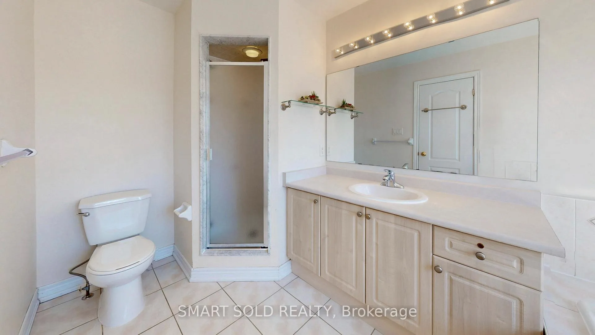 Photo 18 of 208 Cabernet Road, Vaughan, Patterson — HOMEH