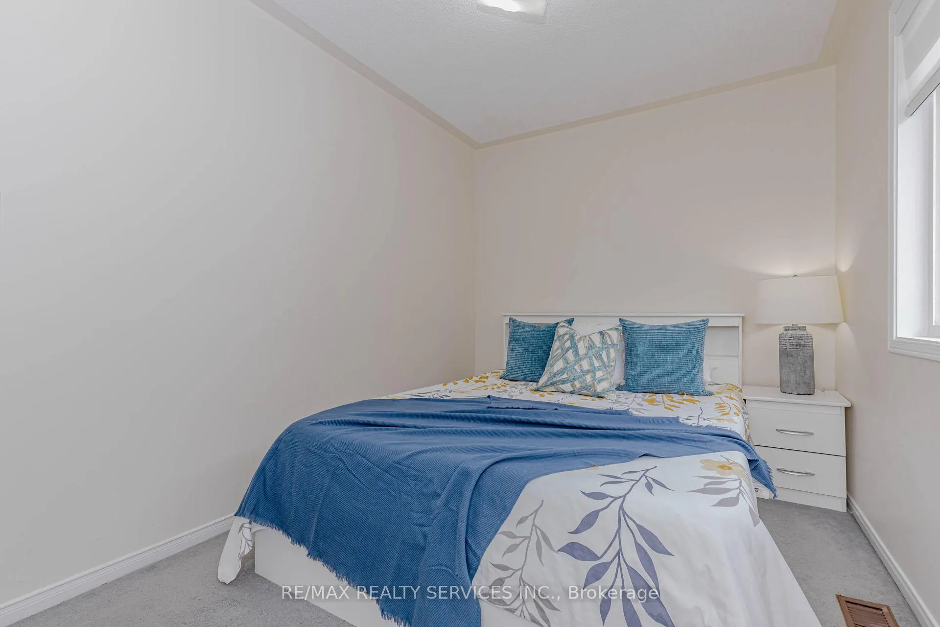 Photo 33 of 102 Sand Cherry Crescent, Brampton, Sandringham-Wellington — HOMEH
