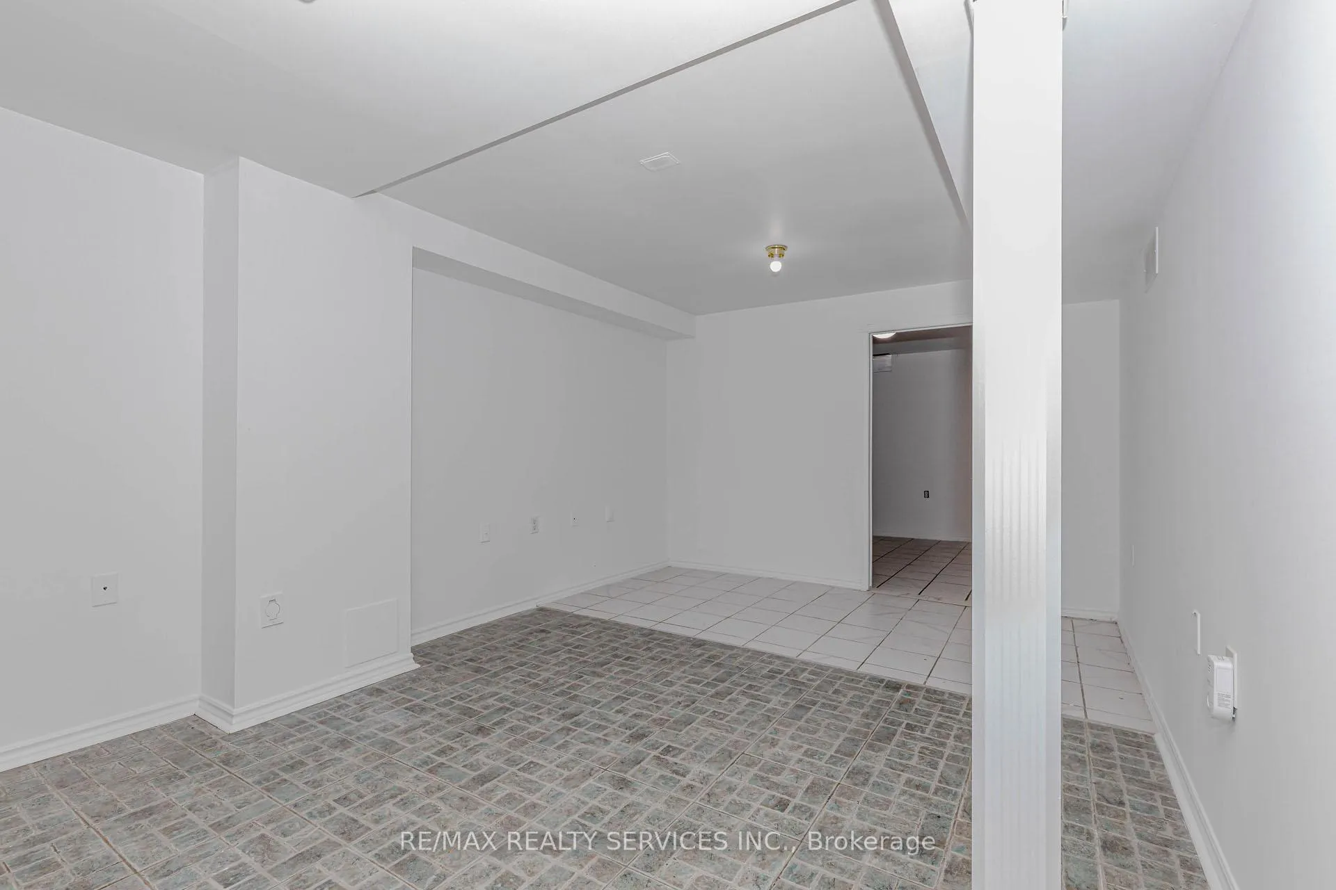 Photo 39 of 102 Sand Cherry Crescent, Brampton, Sandringham-Wellington — HOMEH