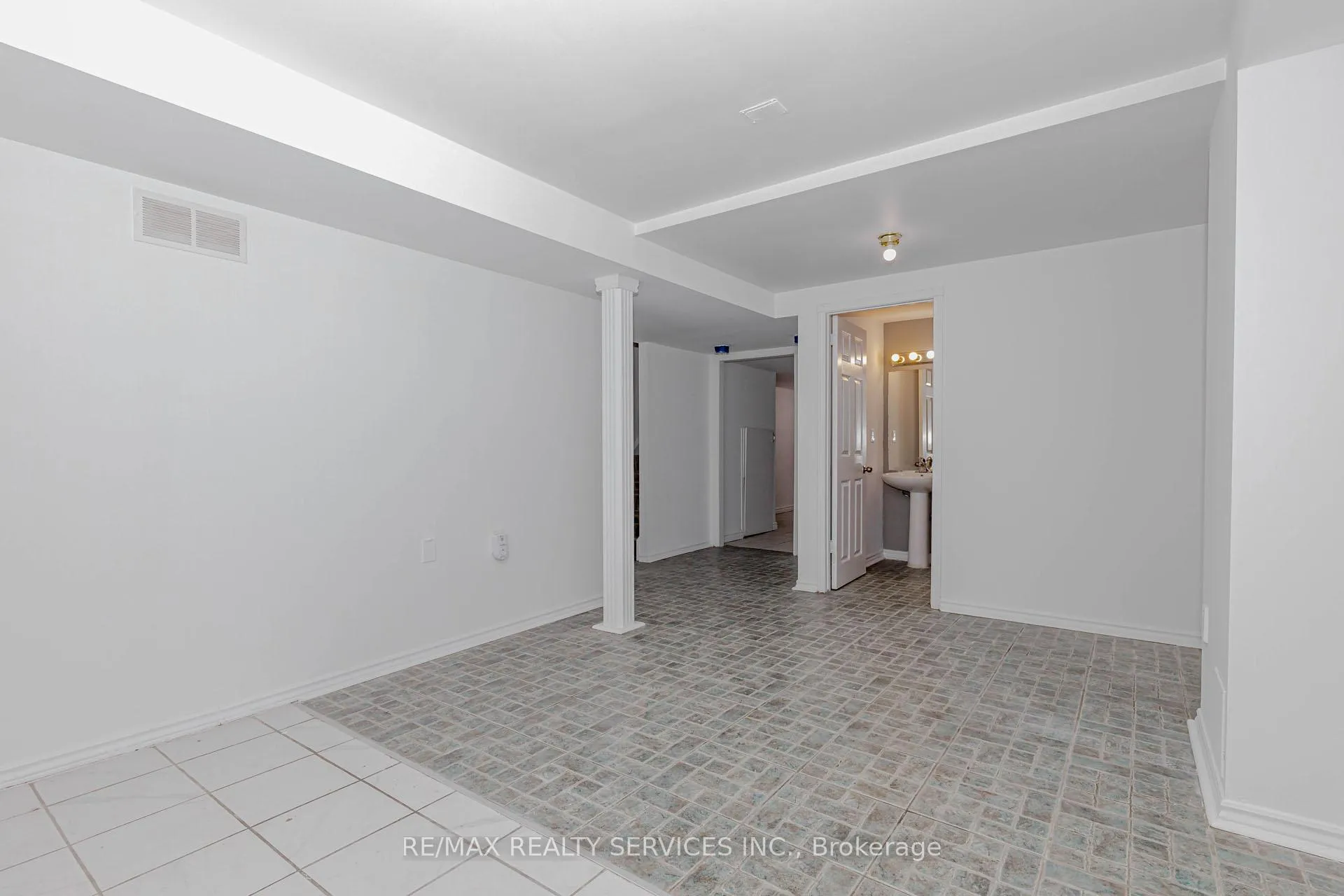Photo 40 of 102 Sand Cherry Crescent, Brampton, Sandringham-Wellington — HOMEH