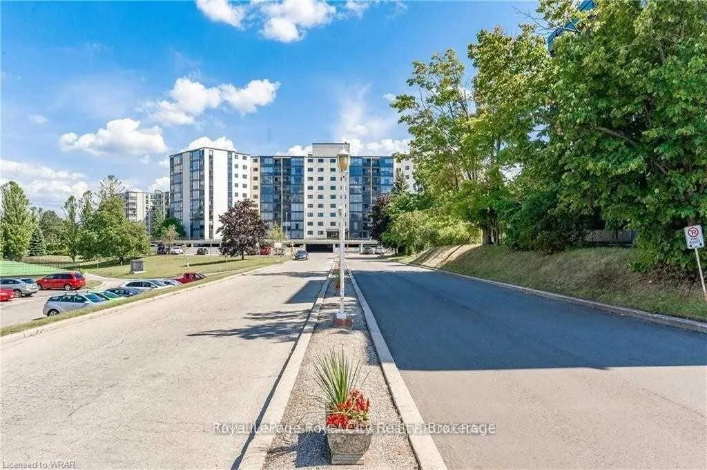 Photo 2 of Unit 105, 19 Woodlawn Road E, Guelph, Riverside Park — HOMEH