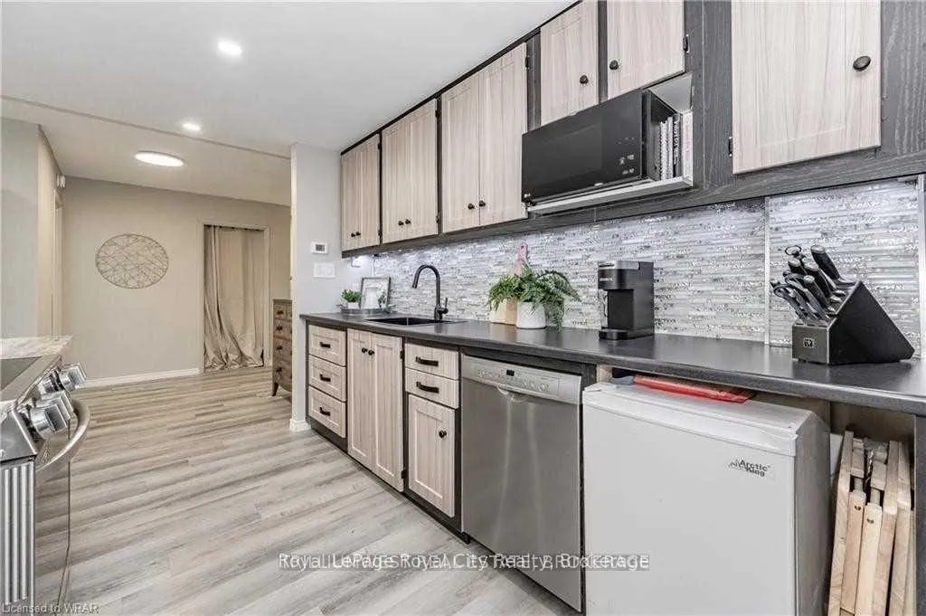 Photo 8 of Unit 105, 19 Woodlawn Road E, Guelph, Riverside Park — HOMEH