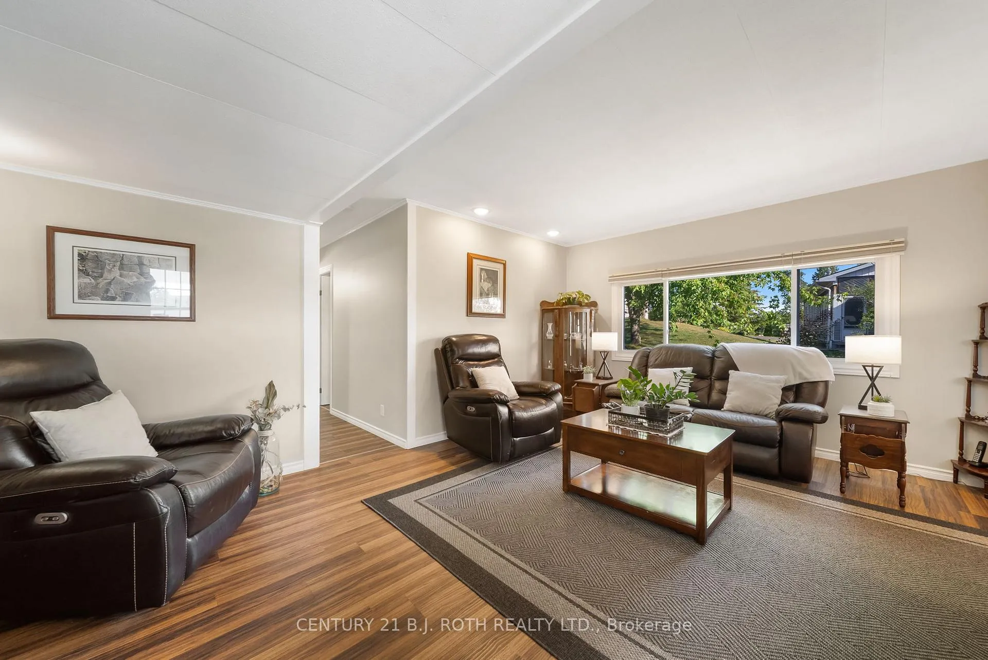 Photo 3 of 66 Cameron Drive, Oro-Medonte, Hawkestone — HOMEH