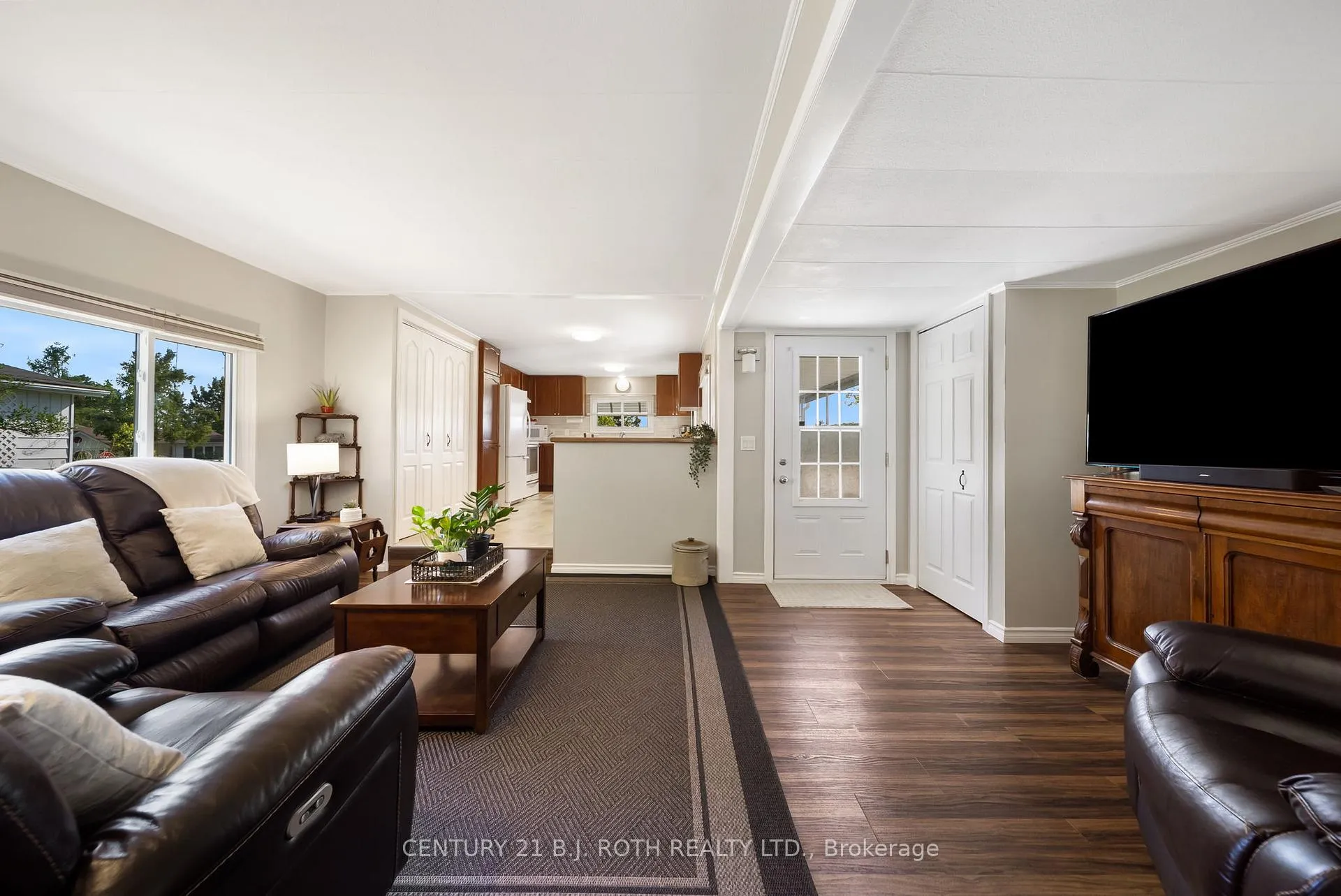 Photo 4 of 66 Cameron Drive, Oro-Medonte, Hawkestone — HOMEH