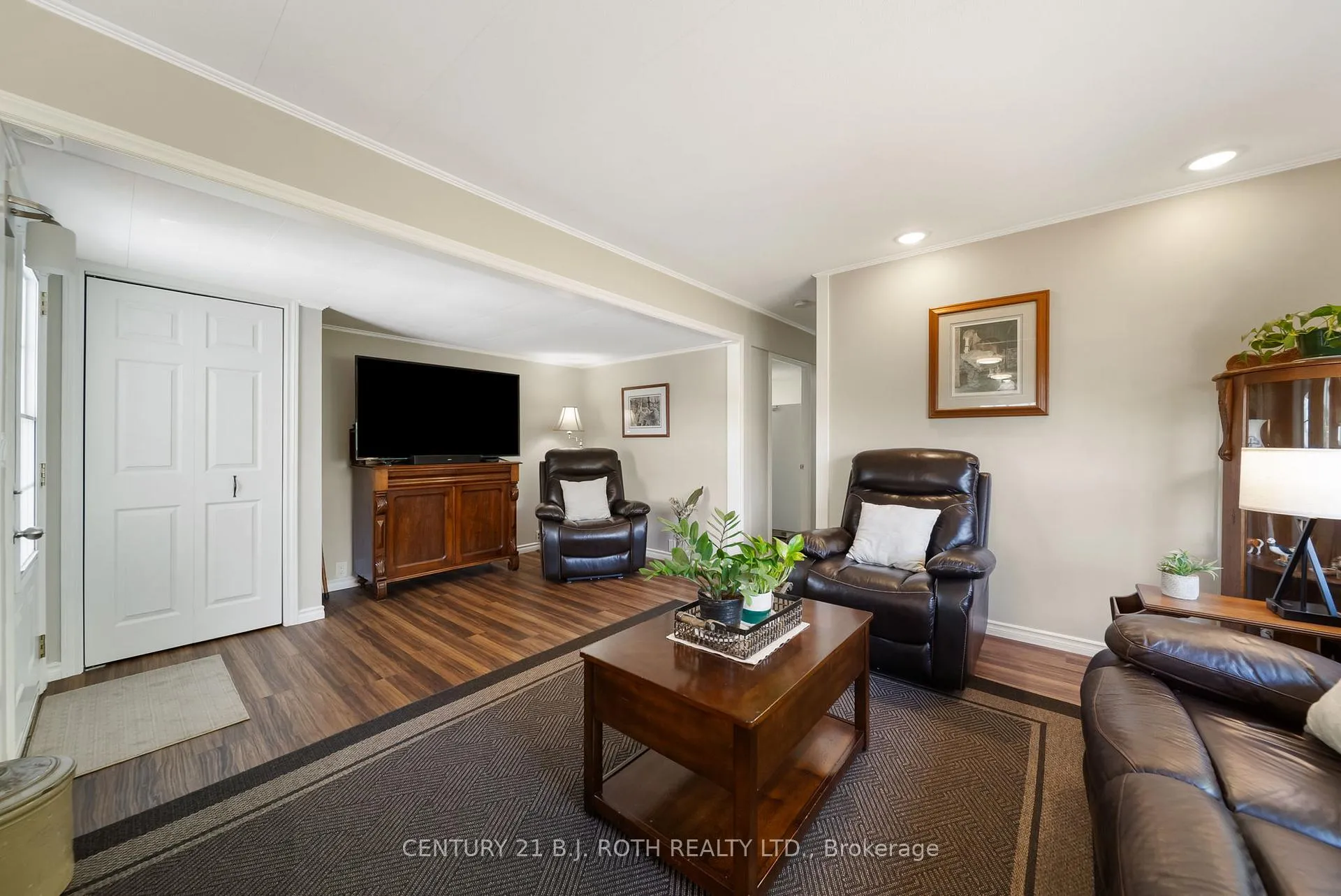 Photo 6 of 66 Cameron Drive, Oro-Medonte, Hawkestone — HOMEH