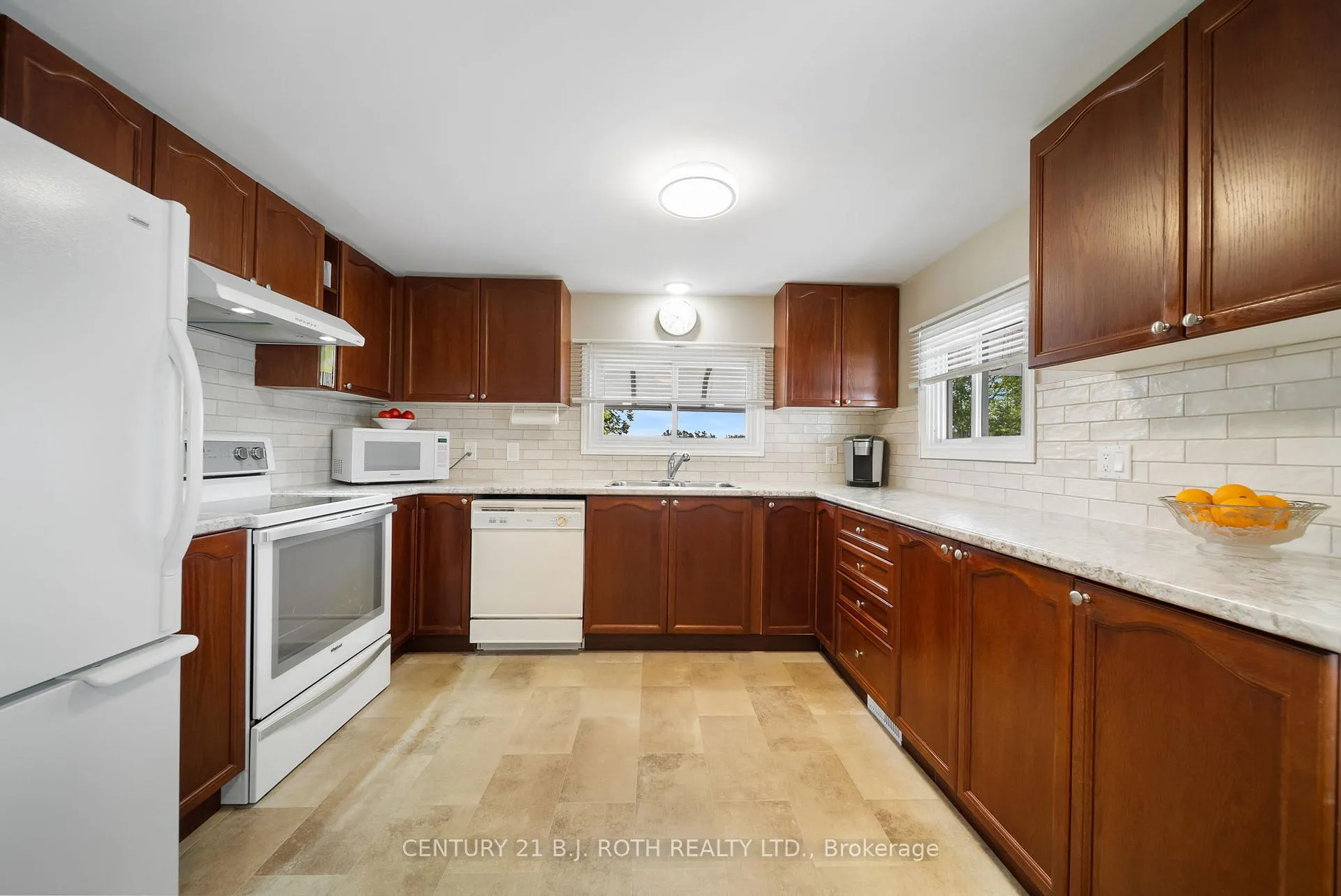 Photo 8 of 66 Cameron Drive, Oro-Medonte, Hawkestone — HOMEH