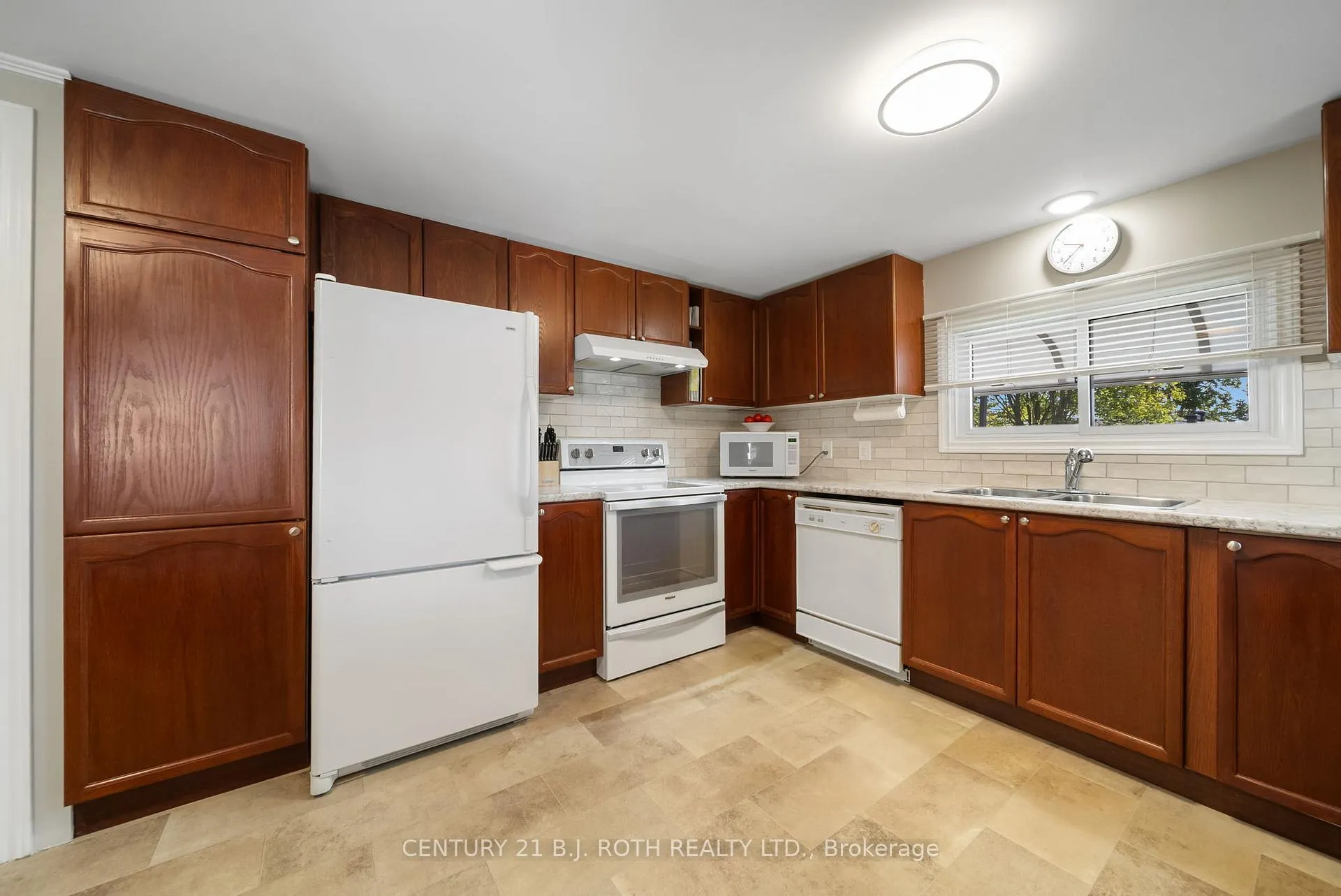 Photo 9 of 66 Cameron Drive, Oro-Medonte, Hawkestone — HOMEH