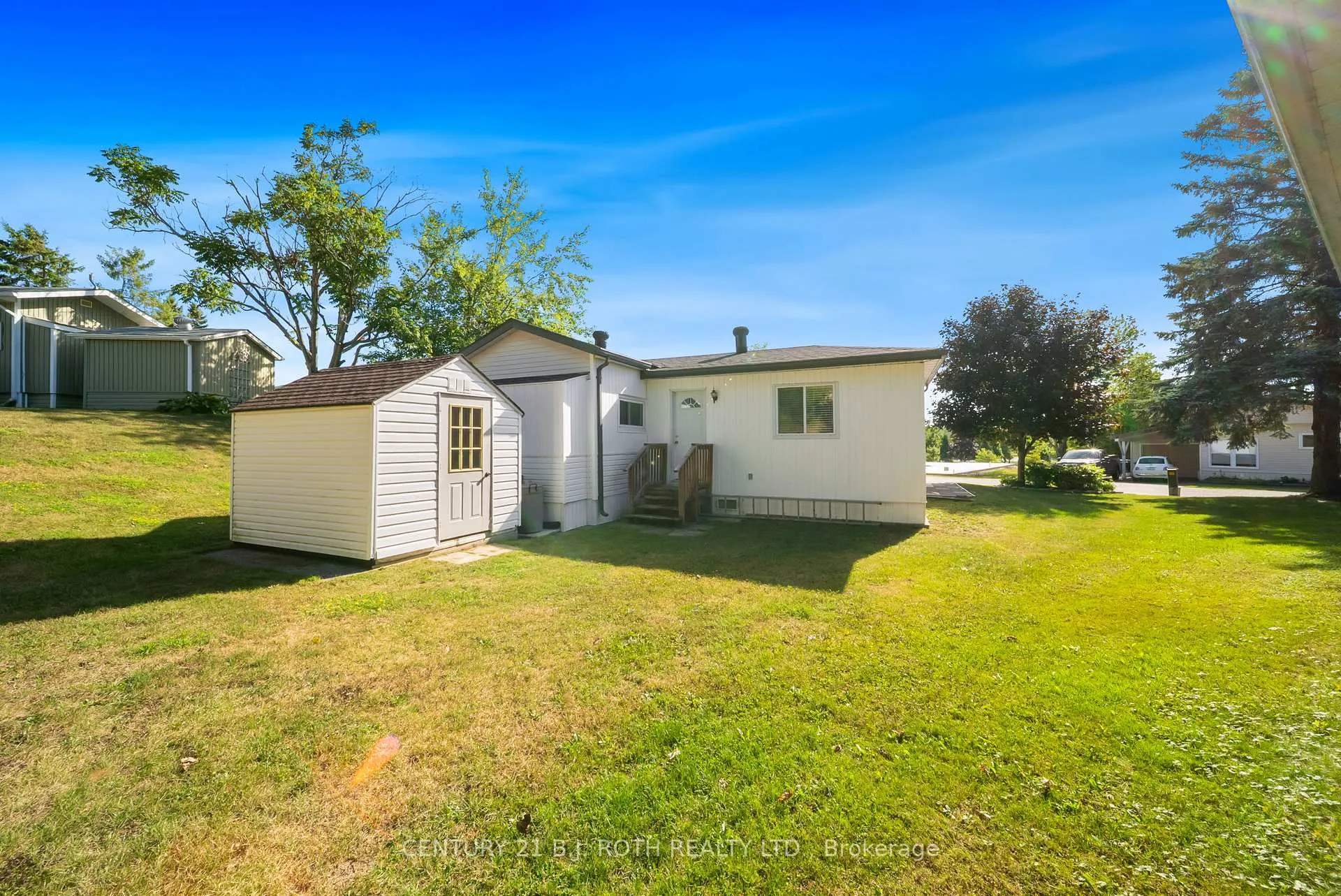 Photo 19 of 66 Cameron Drive, Oro-Medonte, Hawkestone — HOMEH