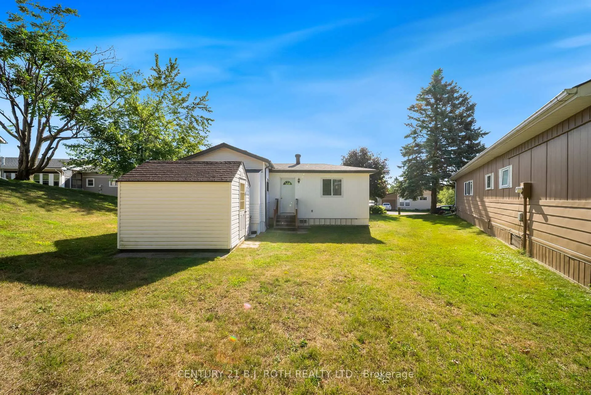 Photo 20 of 66 Cameron Drive, Oro-Medonte, Hawkestone — HOMEH