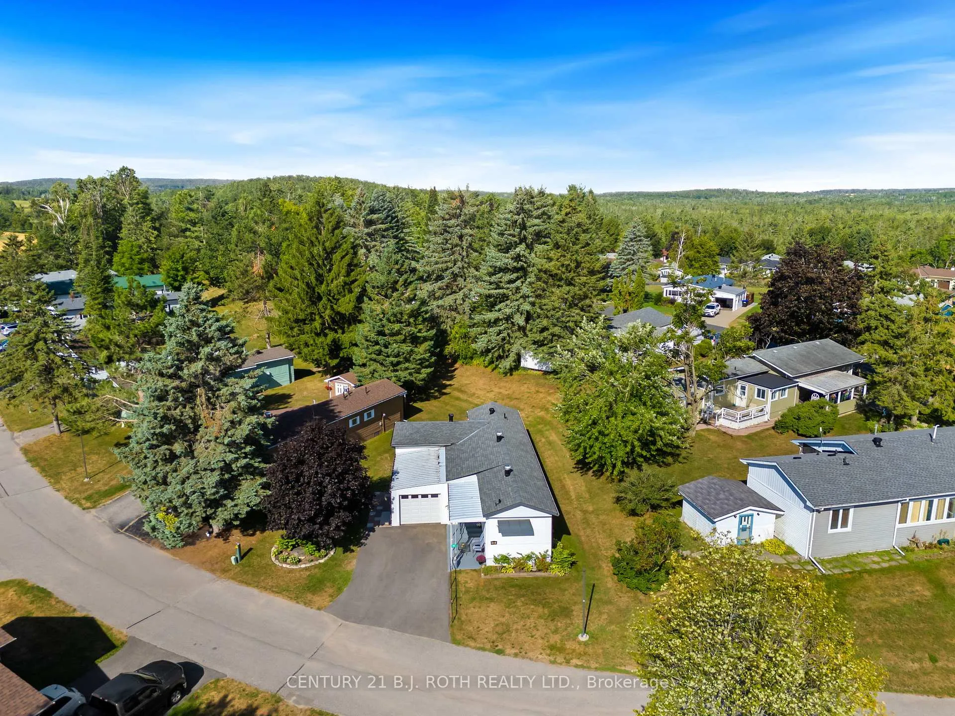 Photo 21 of 66 Cameron Drive, Oro-Medonte, Hawkestone — HOMEH