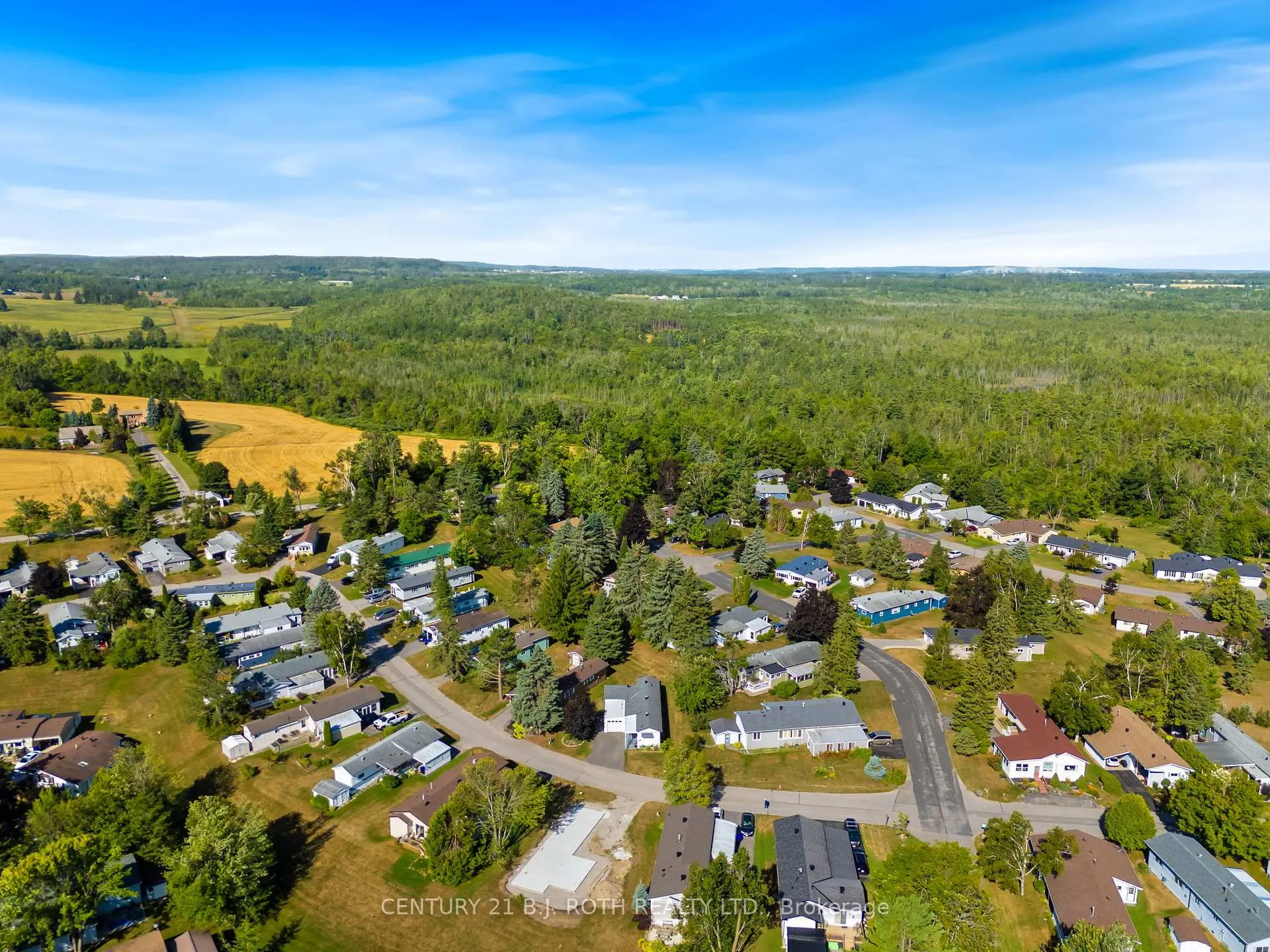 Photo 22 of 66 Cameron Drive, Oro-Medonte, Hawkestone — HOMEH