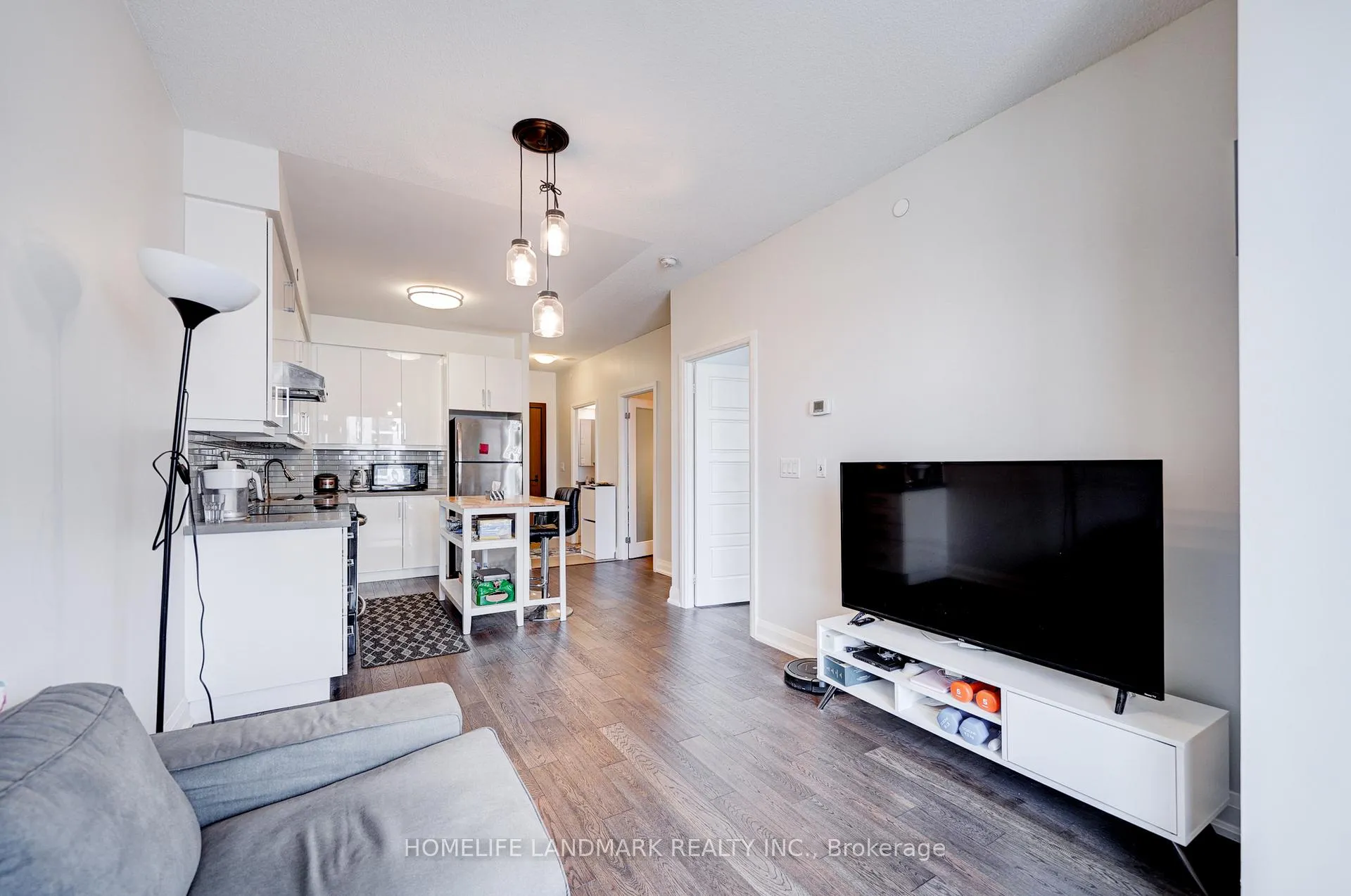 Photo 9 of Unit 327, 8228 Birchmount Road, Markham, Unionville — HOMEH