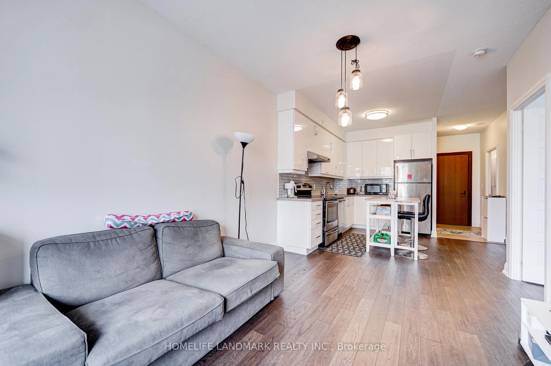 Photo 10 of Unit 327, 8228 Birchmount Road, Markham, Unionville — HOMEH