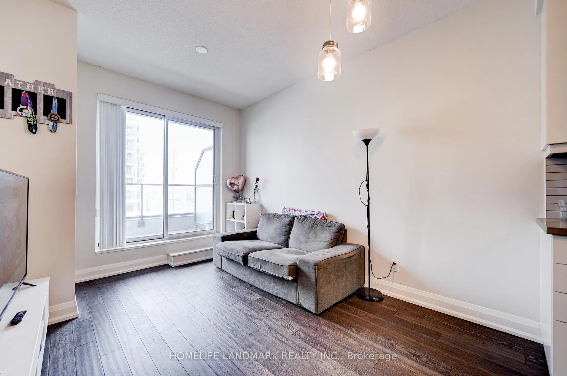 Photo 13 of Unit 327, 8228 Birchmount Road, Markham, Unionville — HOMEH