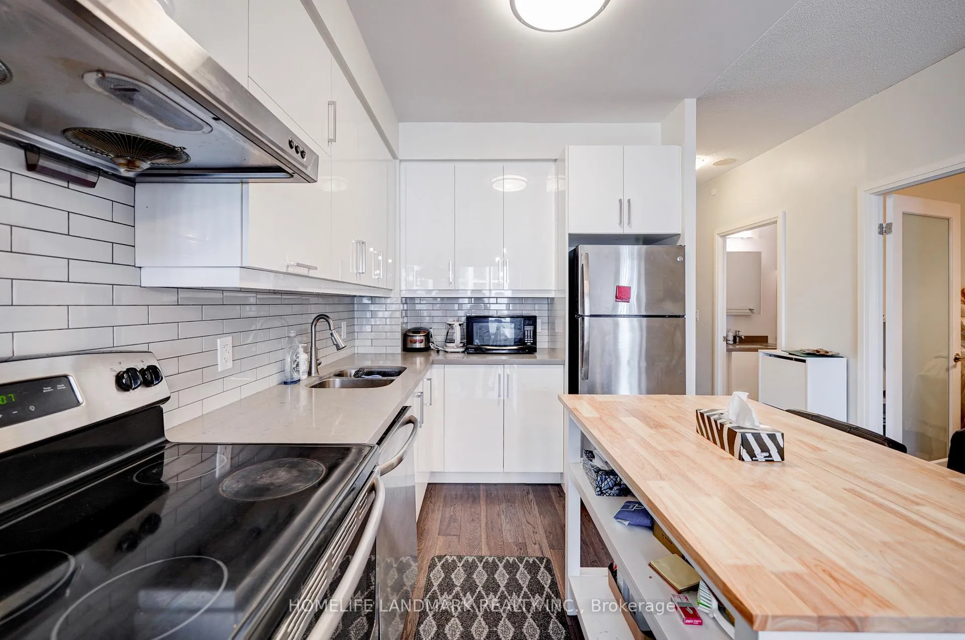 Photo 14 of Unit 327, 8228 Birchmount Road, Markham, Unionville — HOMEH
