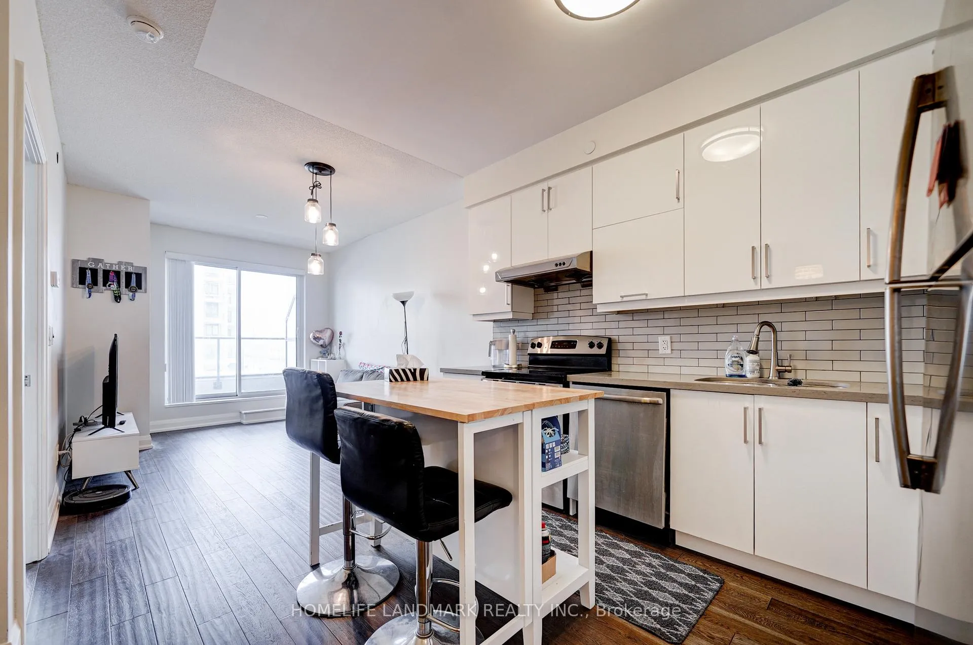 Photo 18 of Unit 327, 8228 Birchmount Road, Markham, Unionville — HOMEH