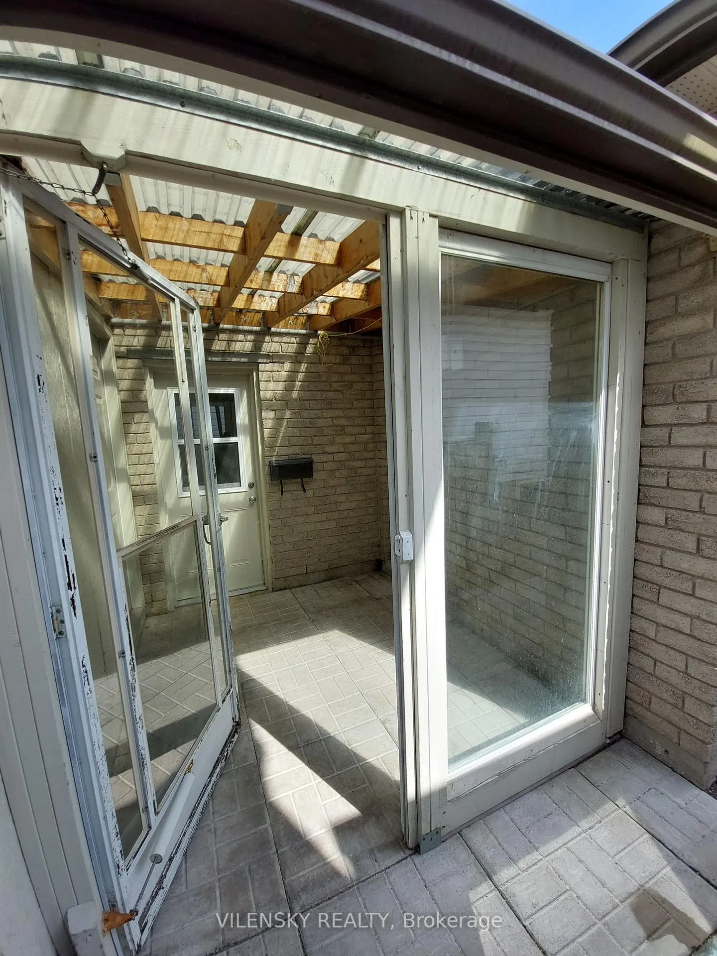 Photo 4 of Unit A - BSMT, 32 Ridgeway Avenue, Barrie, Allandale Heights — HOMEH