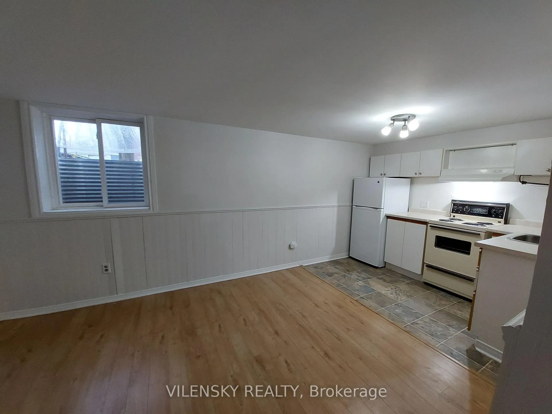 Photo 5 of Unit A - BSMT, 32 Ridgeway Avenue, Barrie, Allandale Heights — HOMEH