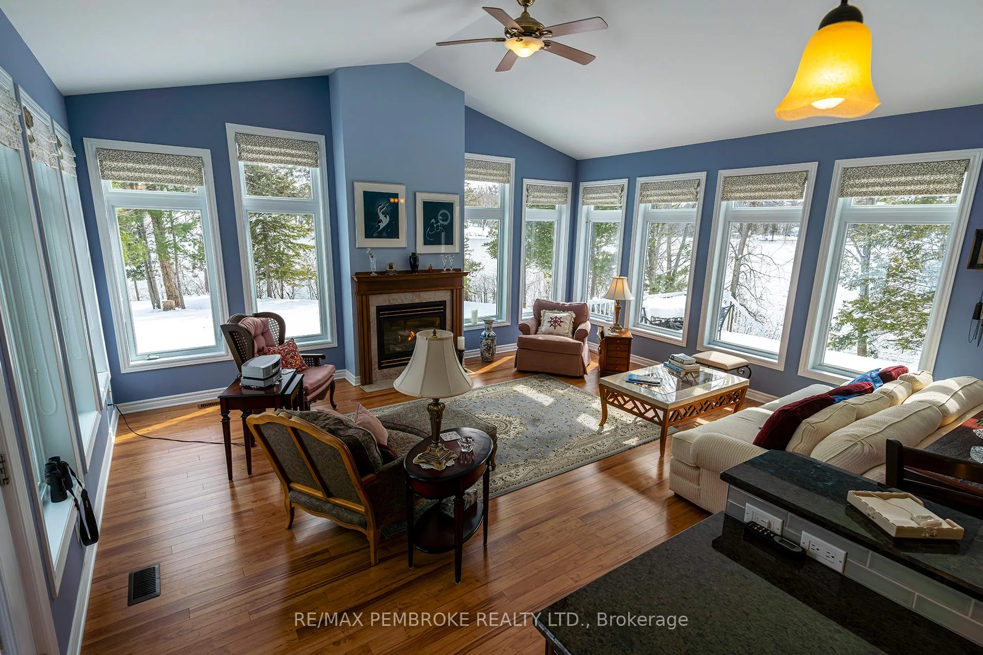Photo 4 of 115 Island View Drive, North Algona Wilberforce, North Algona/Wilberforce Twp — HOMEH