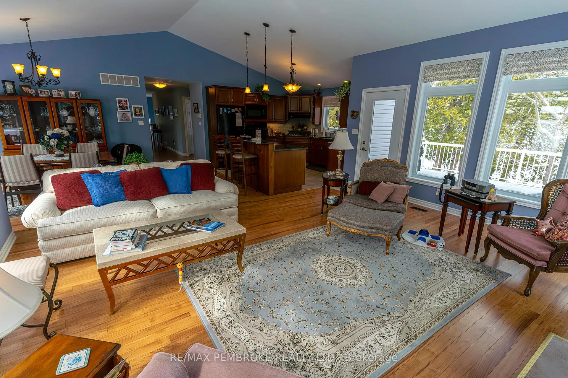 Photo 5 of 115 Island View Drive, North Algona Wilberforce, North Algona/Wilberforce Twp — HOMEH