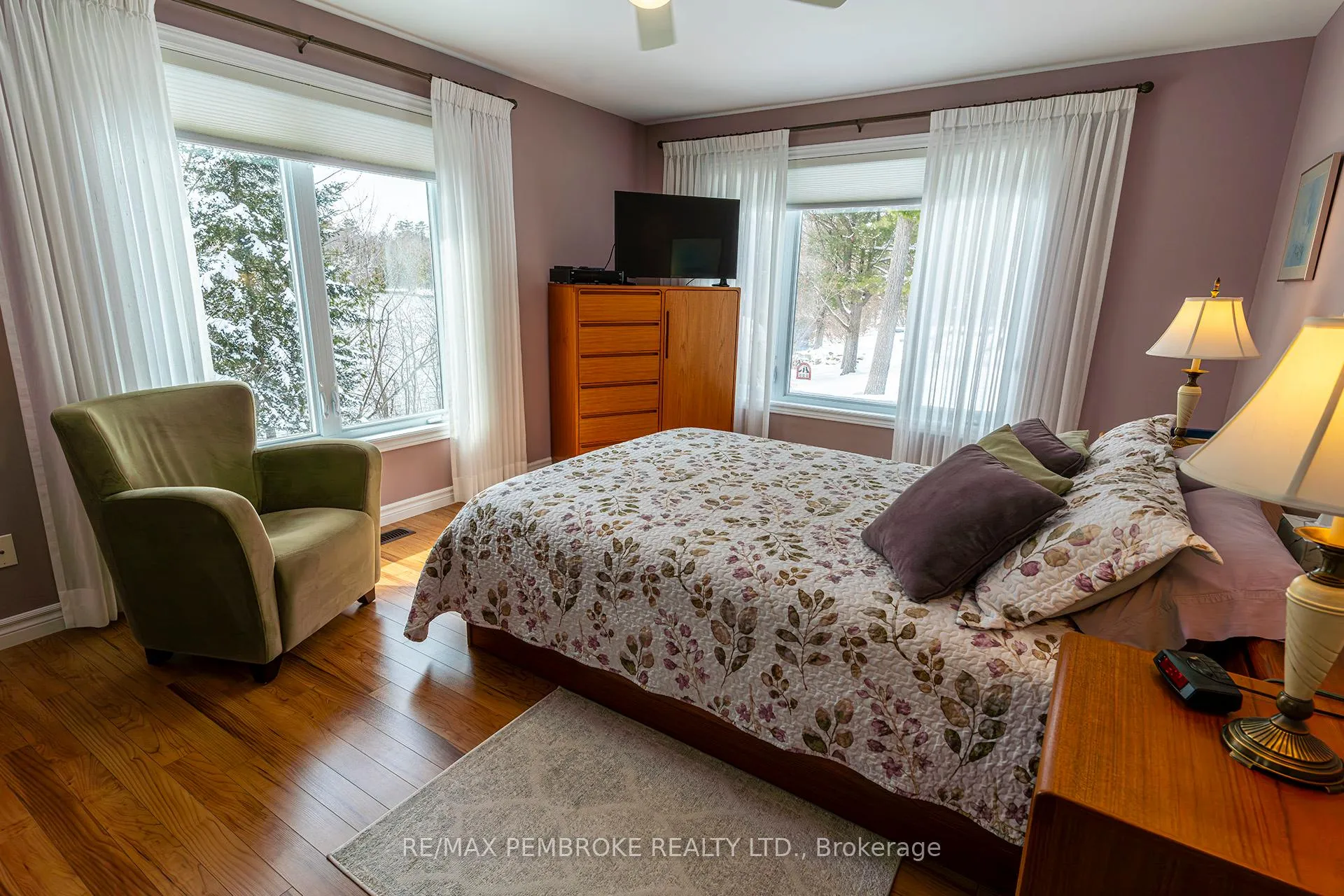 Photo 8 of 115 Island View Drive, North Algona Wilberforce, North Algona/Wilberforce Twp — HOMEH