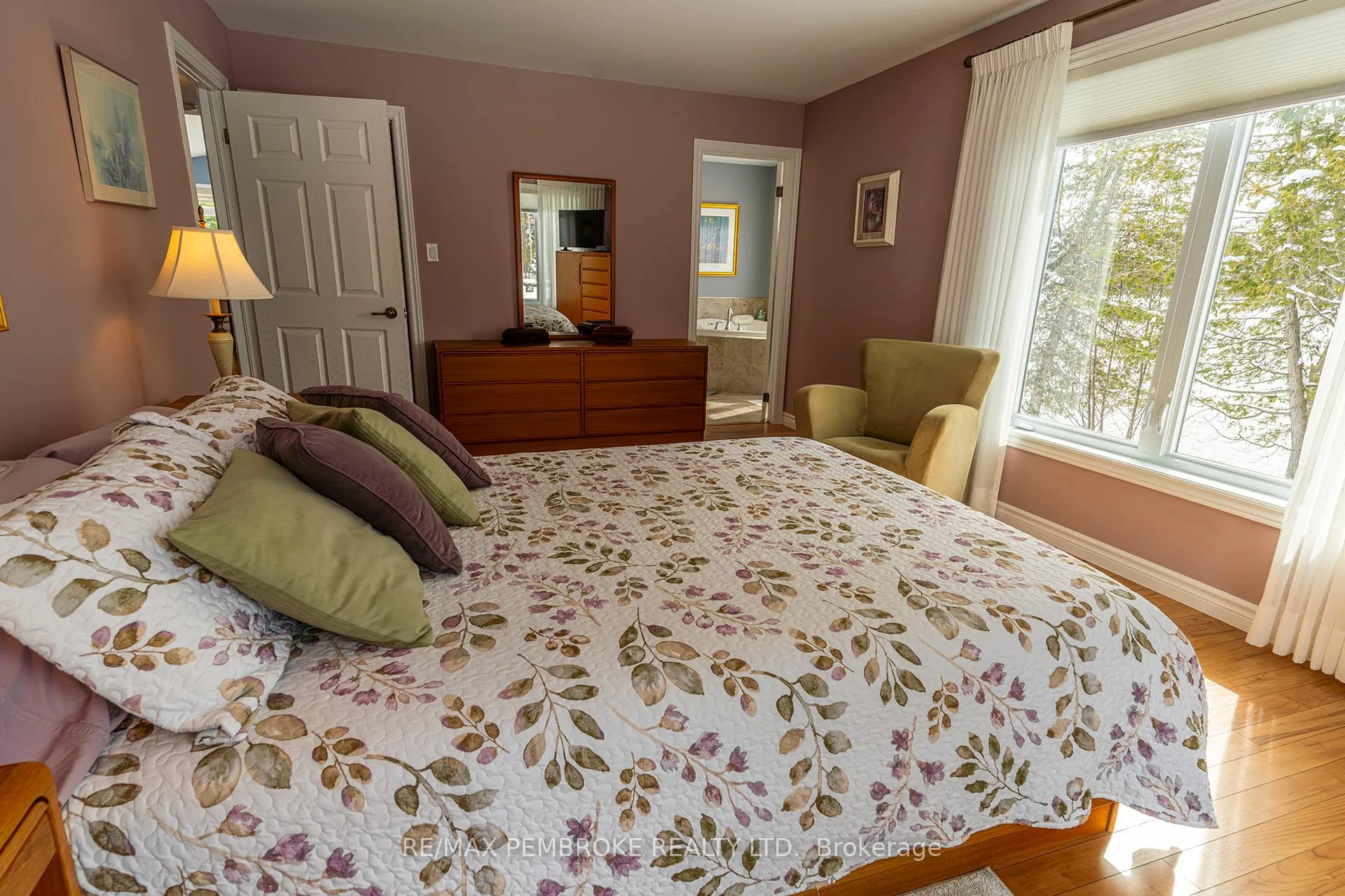 Photo 9 of 115 Island View Drive, North Algona Wilberforce, North Algona/Wilberforce Twp — HOMEH