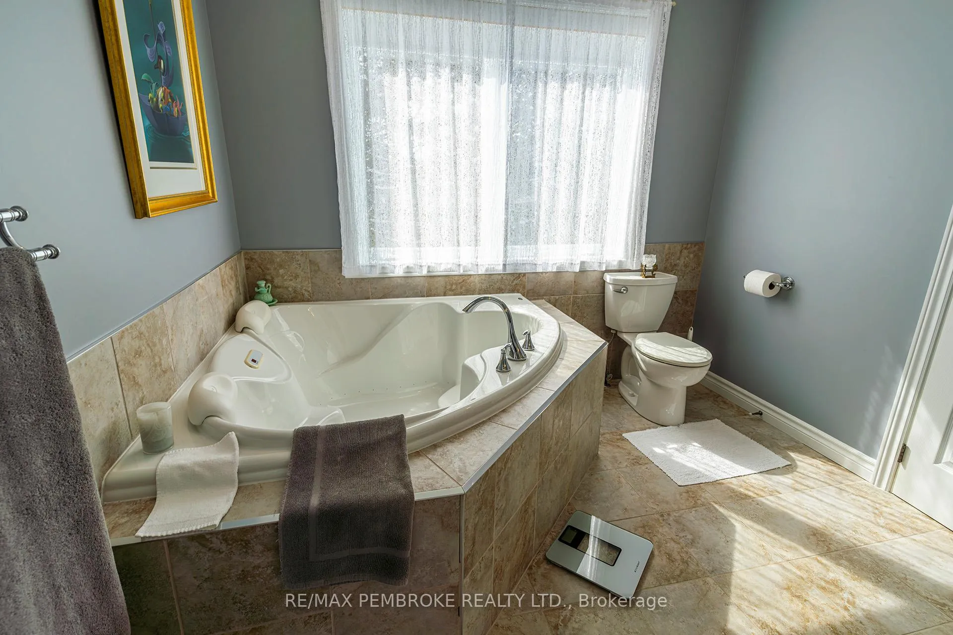 Photo 10 of 115 Island View Drive, North Algona Wilberforce, North Algona/Wilberforce Twp — HOMEH